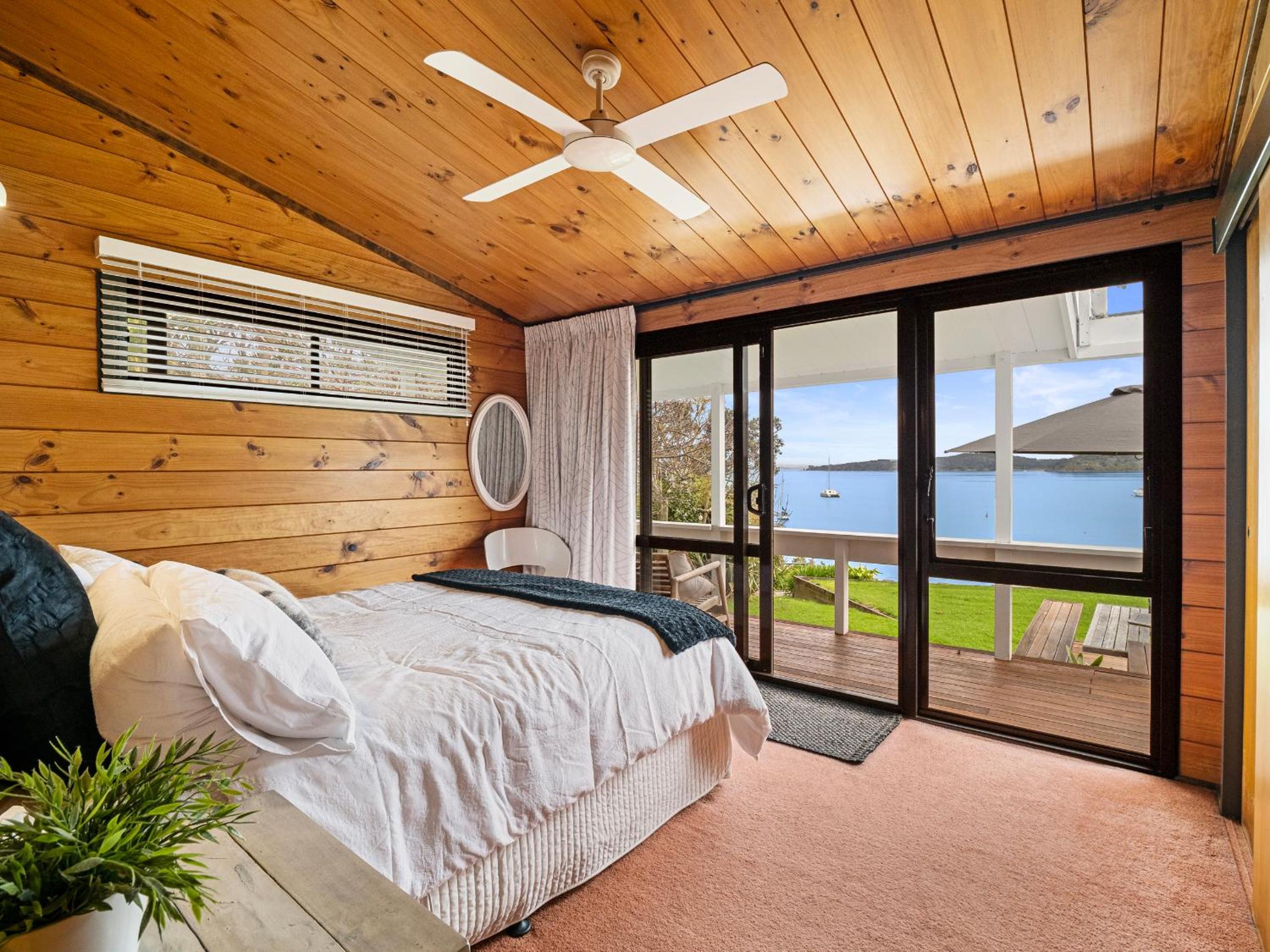 Peaceful Picnic Bay - Surfdale Holiday Home view 5
