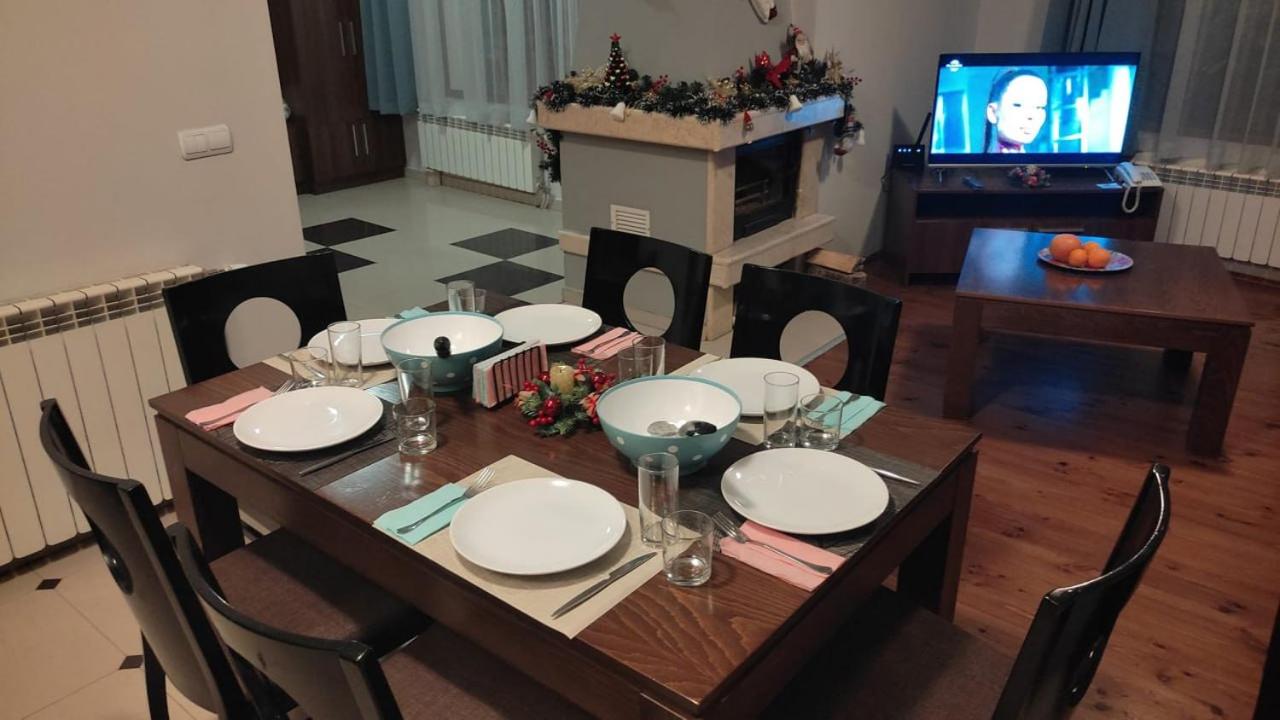 Villa Deja Vu Private Jacuzzi & Sauna, Fireplace, 3 Bedrooms, near Bansko