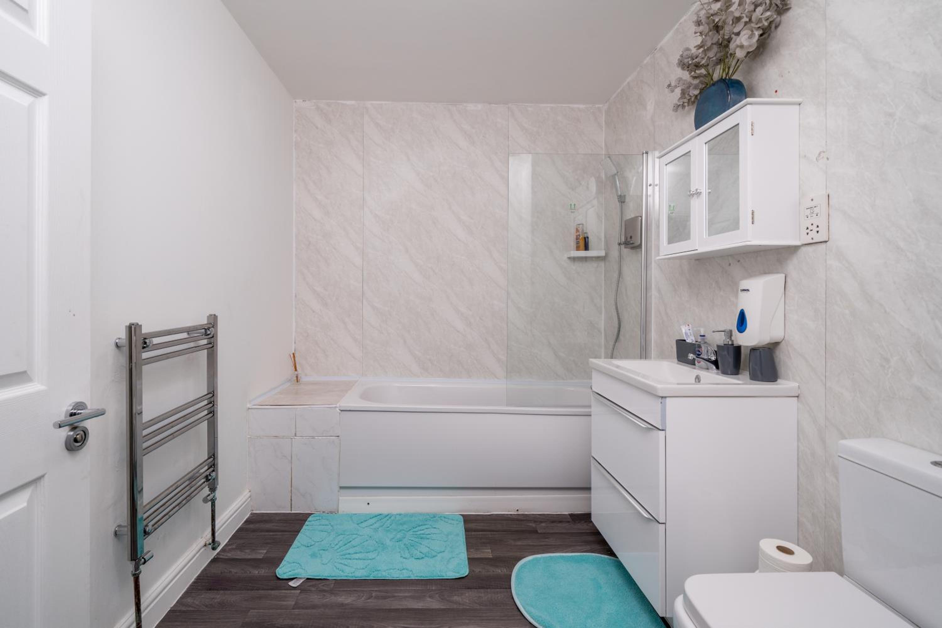 3 bed home by Canning Town station