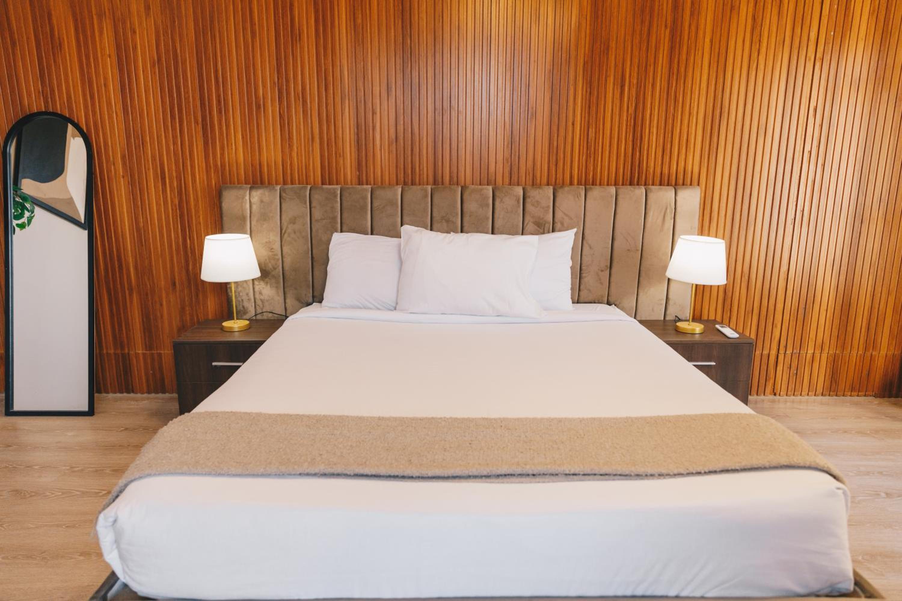 The Seven Six near Waterway 5A Mall by Elegant Hospitality