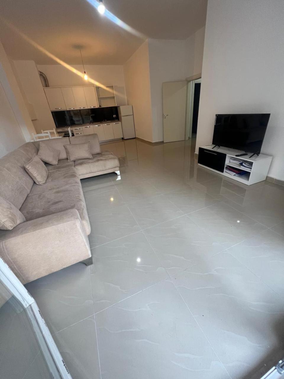Henri apartment 1