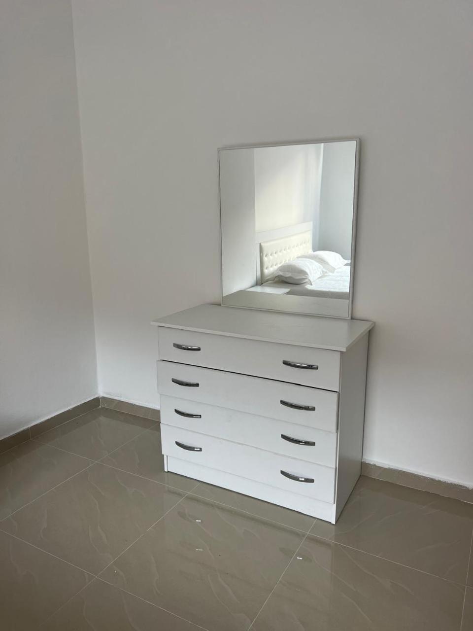Henri apartment 1