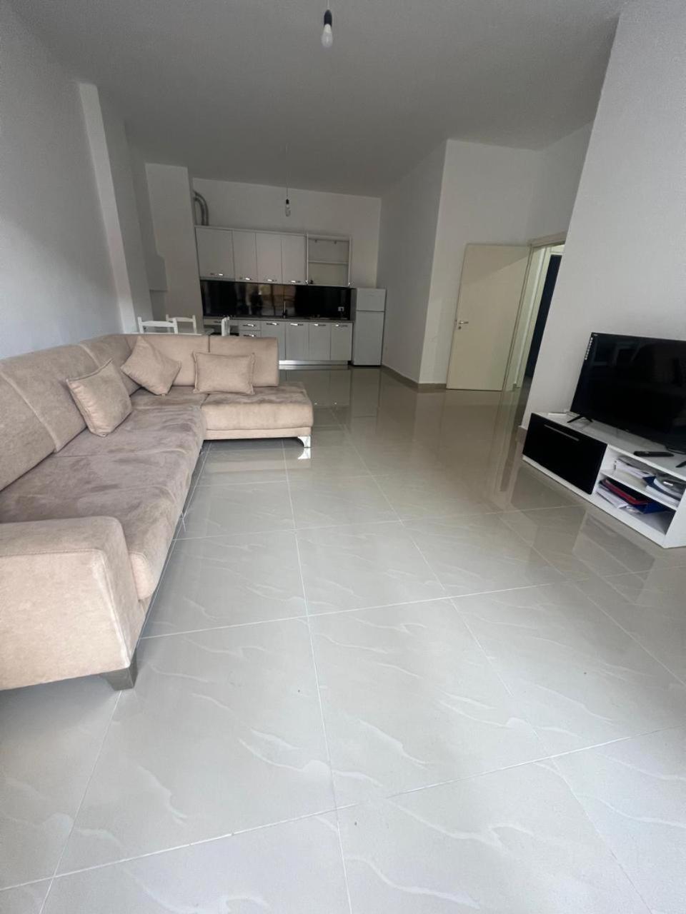 Henri apartment 1