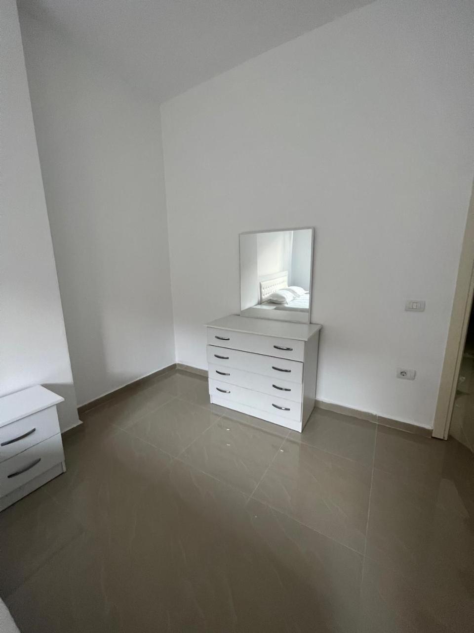 Henri apartment 1