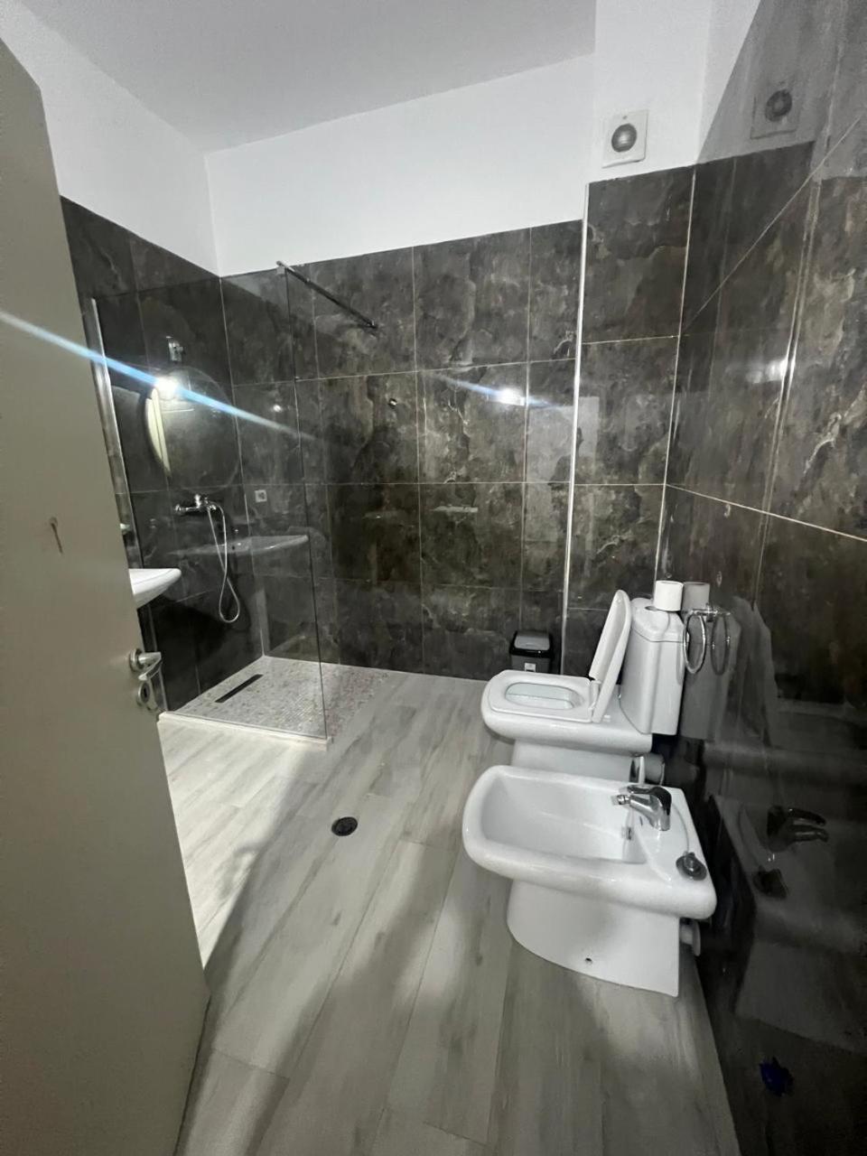 Henri apartment 1