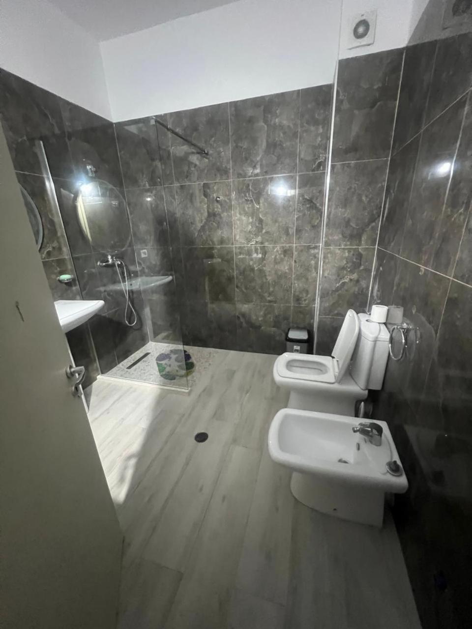 Henri apartment 1