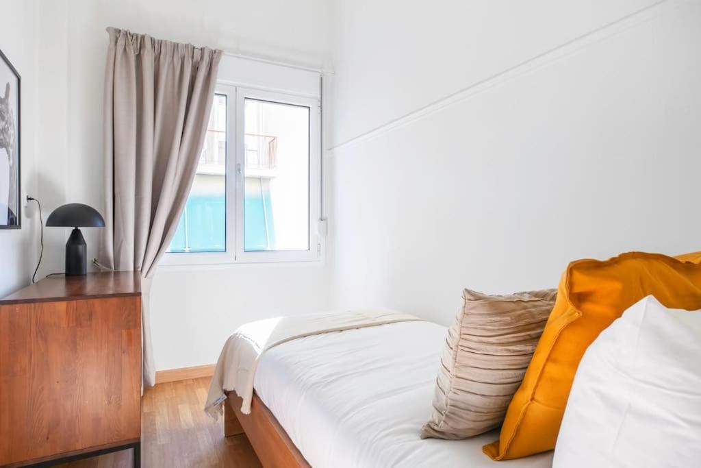 Modern Apt opposite the Acropolis Museum