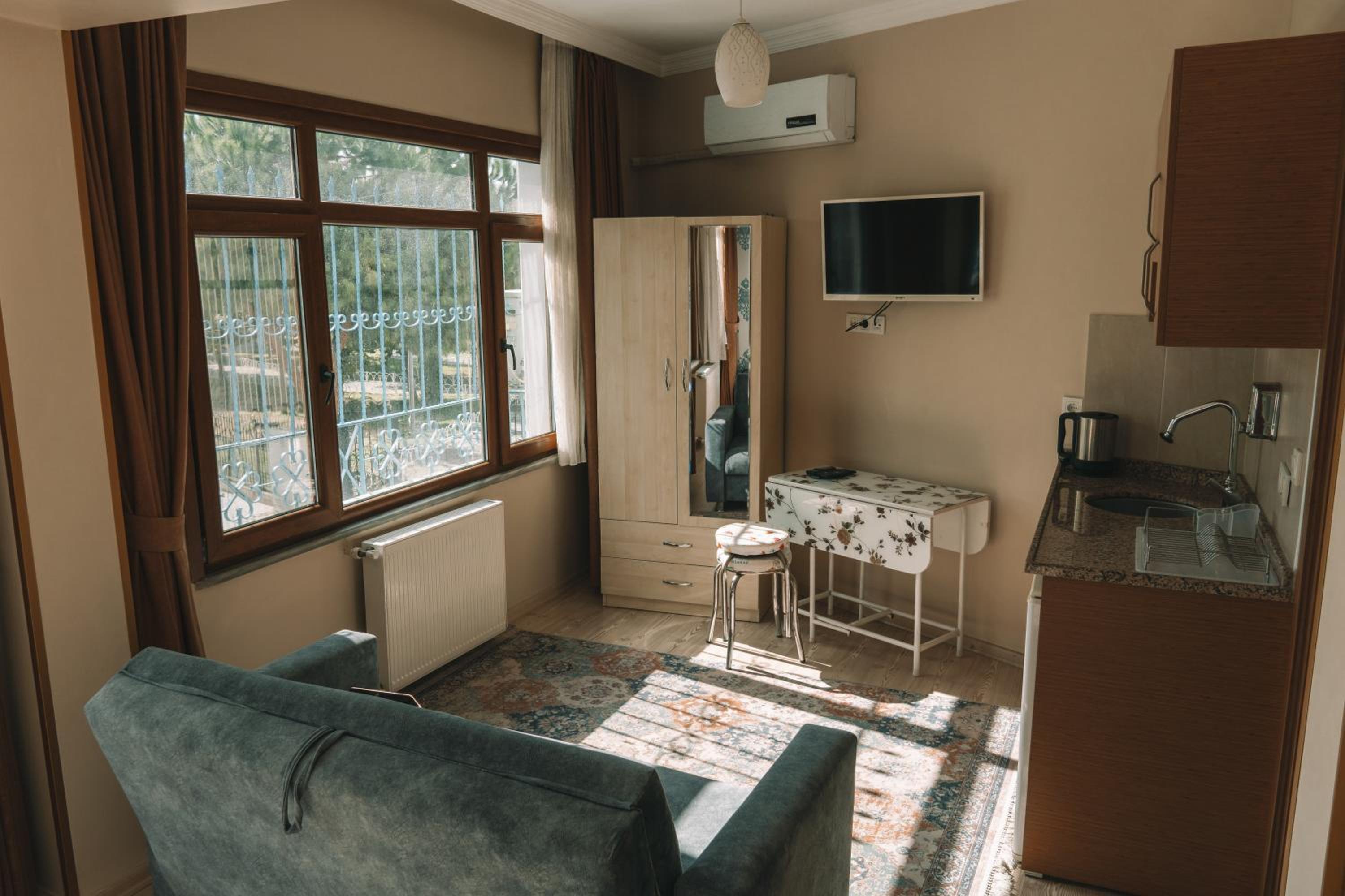 Green Life Apart Hotel