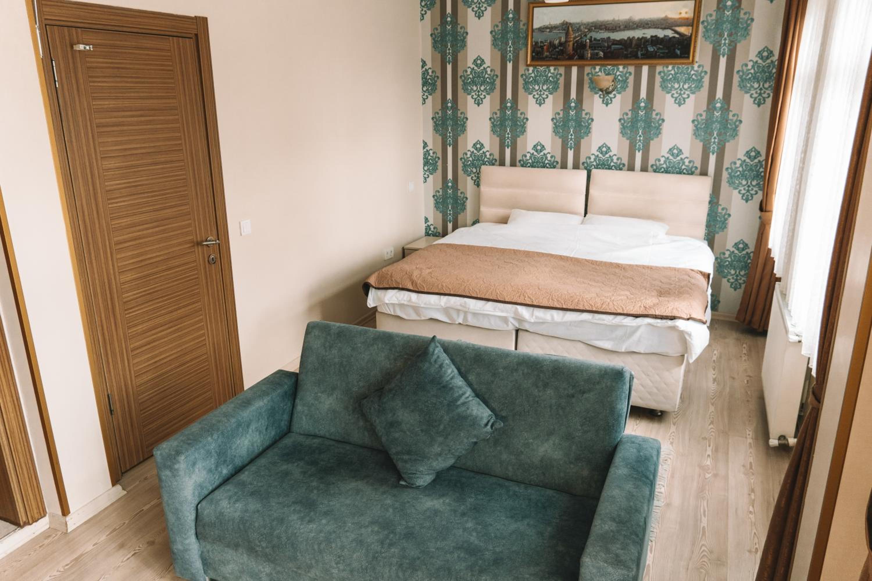 Green Life Apart Hotel