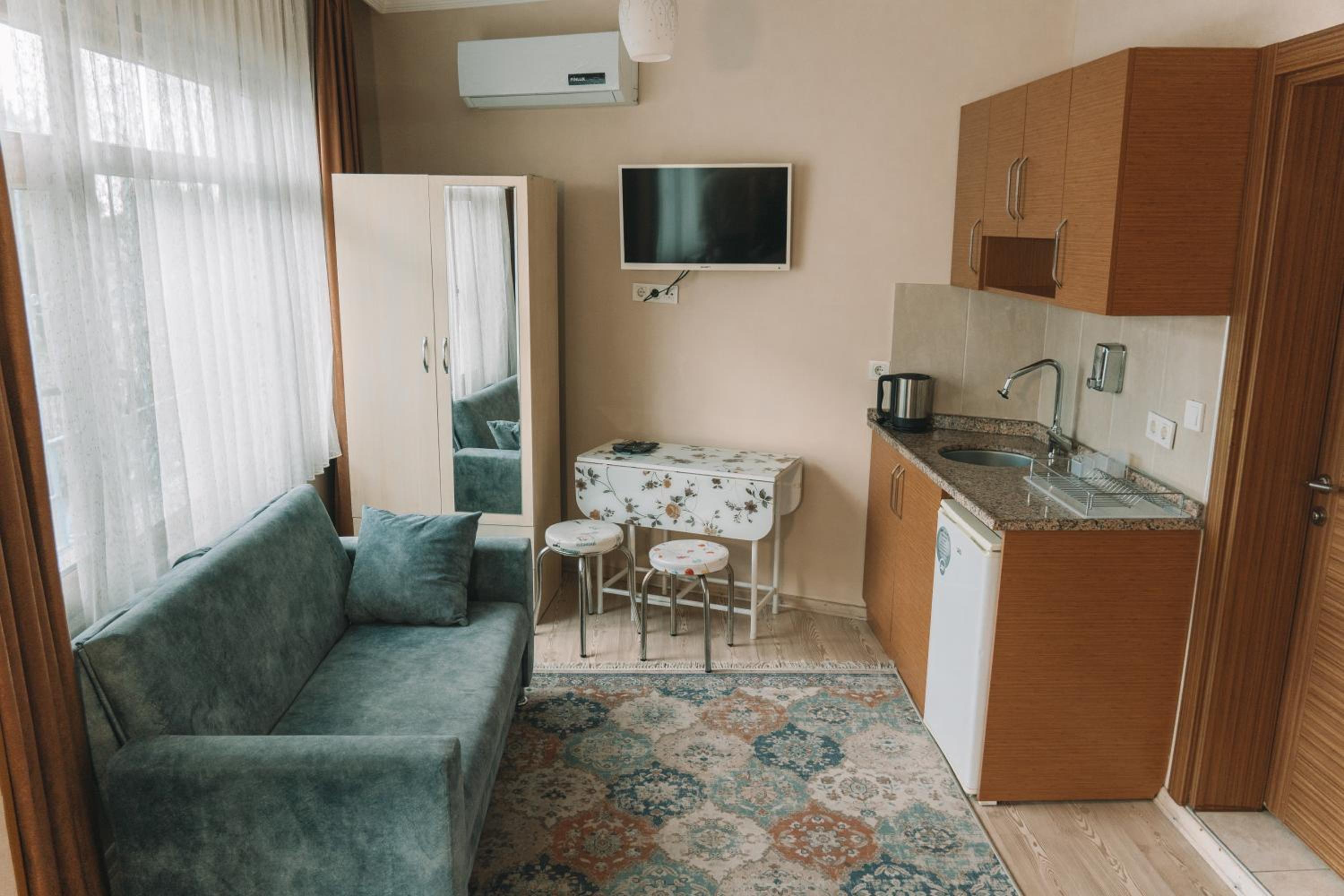 Green Life Apart Hotel