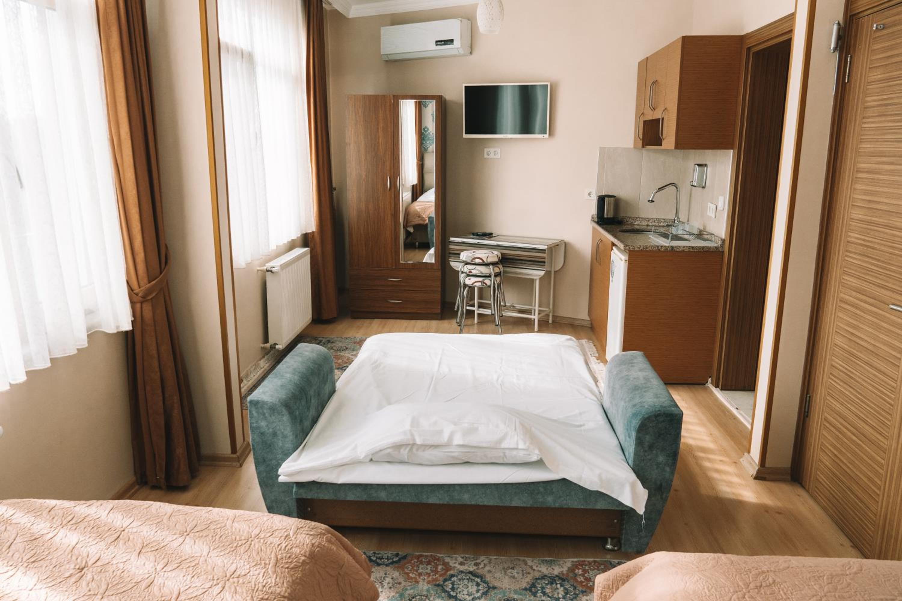 Green Life Apart Hotel