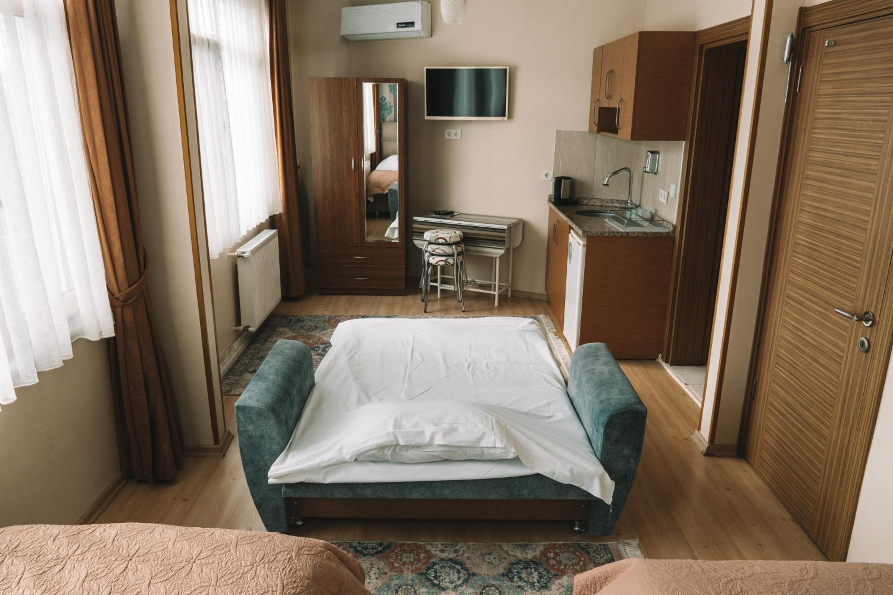 Green Life Apart Hotel