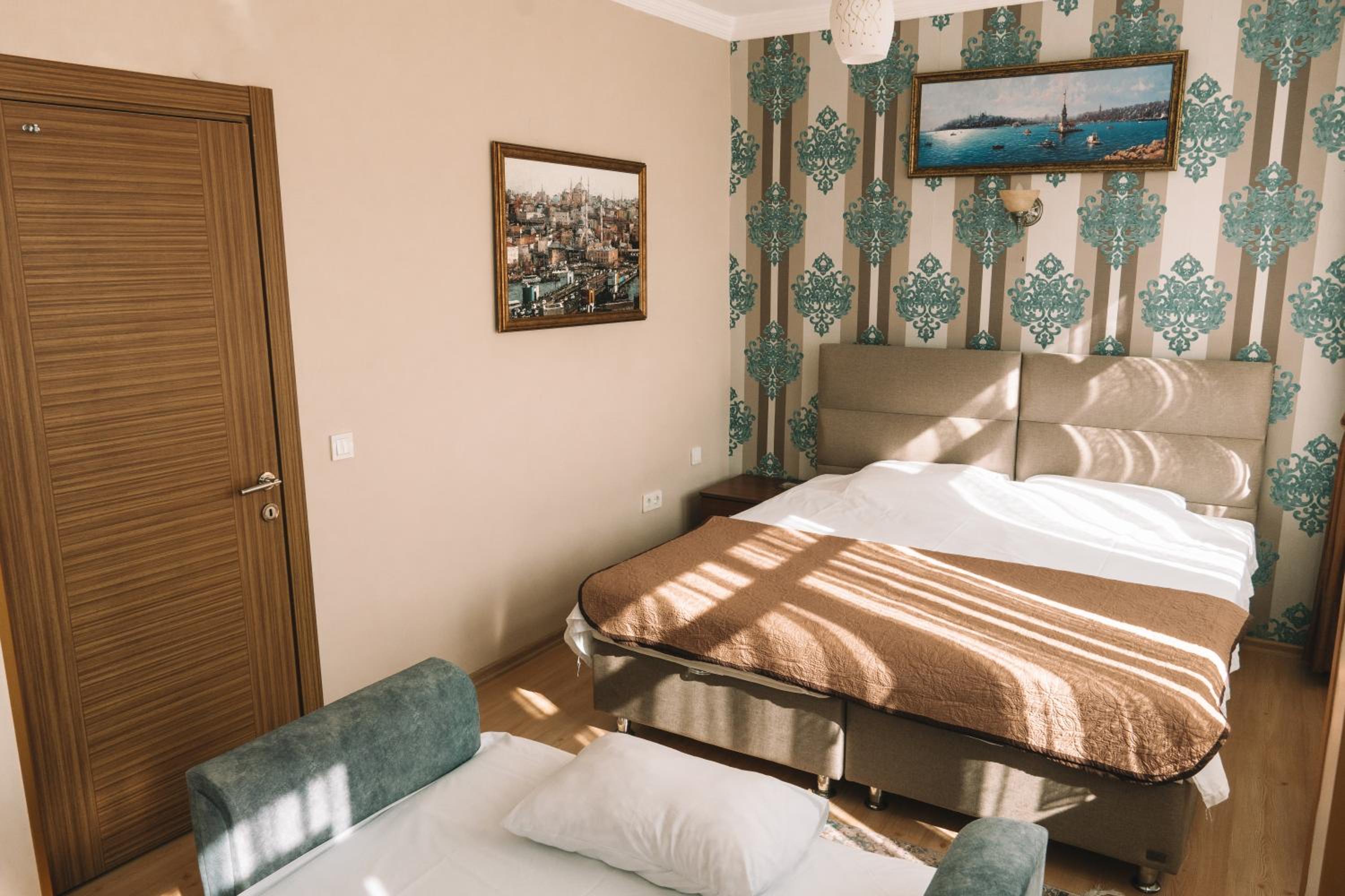 Green Life Apart Hotel
