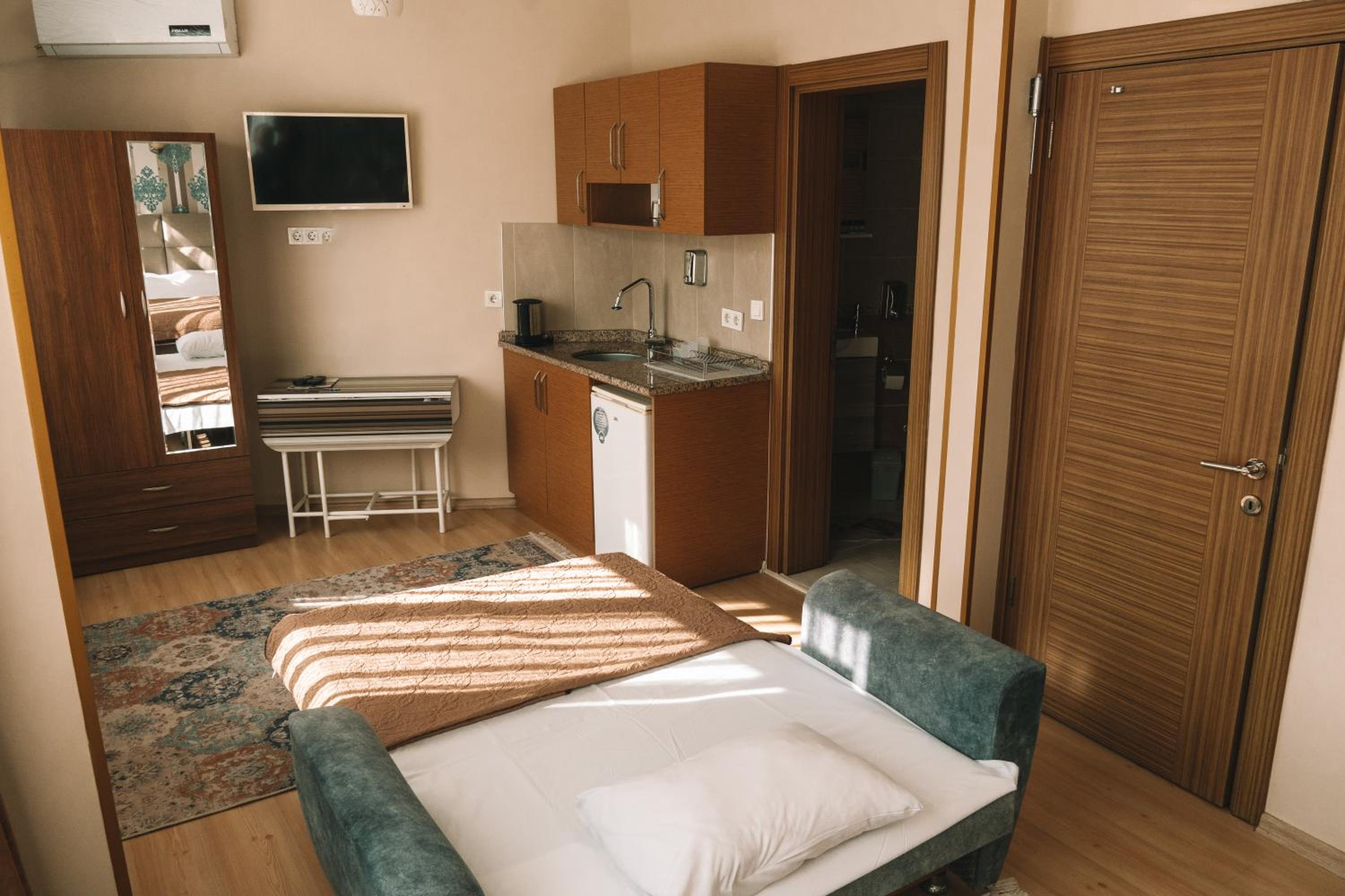 Green Life Apart Hotel