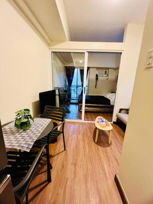 Stylish Condo with Stunning City Views view 3
