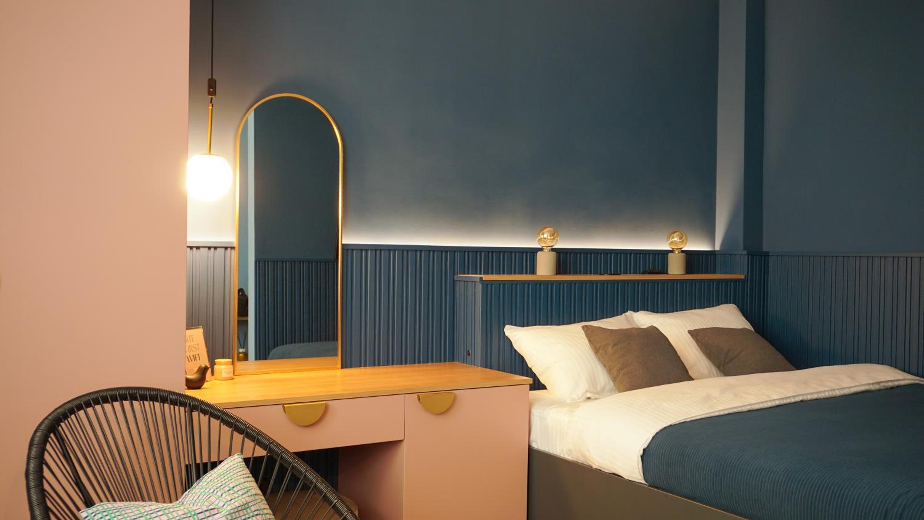 hotel room