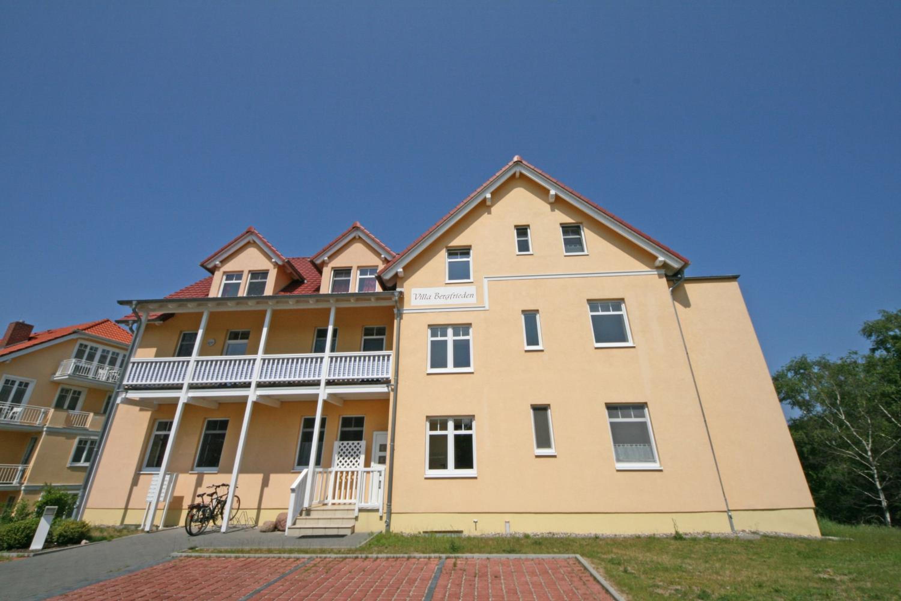 Villa Bergfrieden Whg 07 mit Balkon & Meerblick