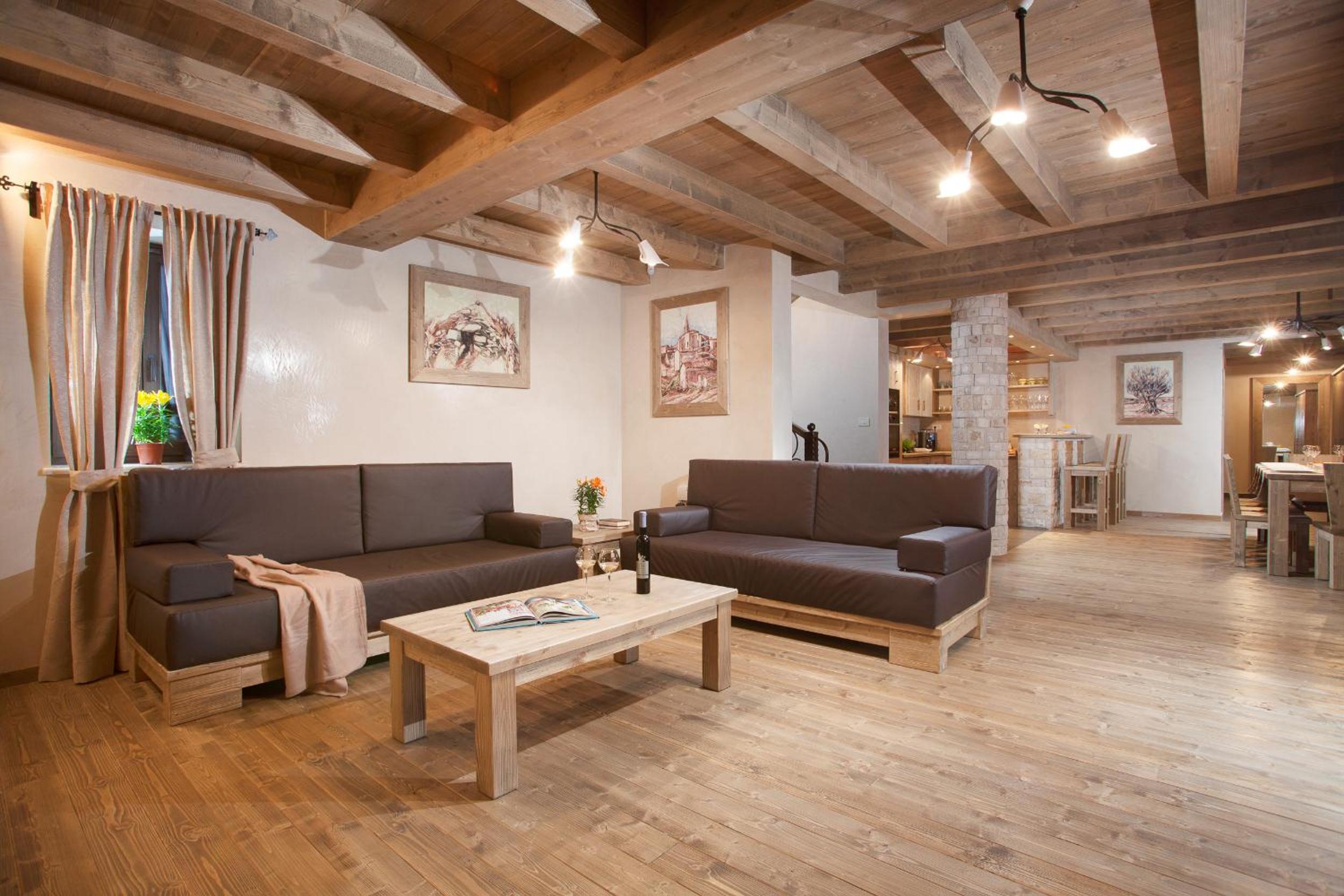 Residence Monaco for 10 people in Central Istria with 65 m2 private pool, large garden & spa