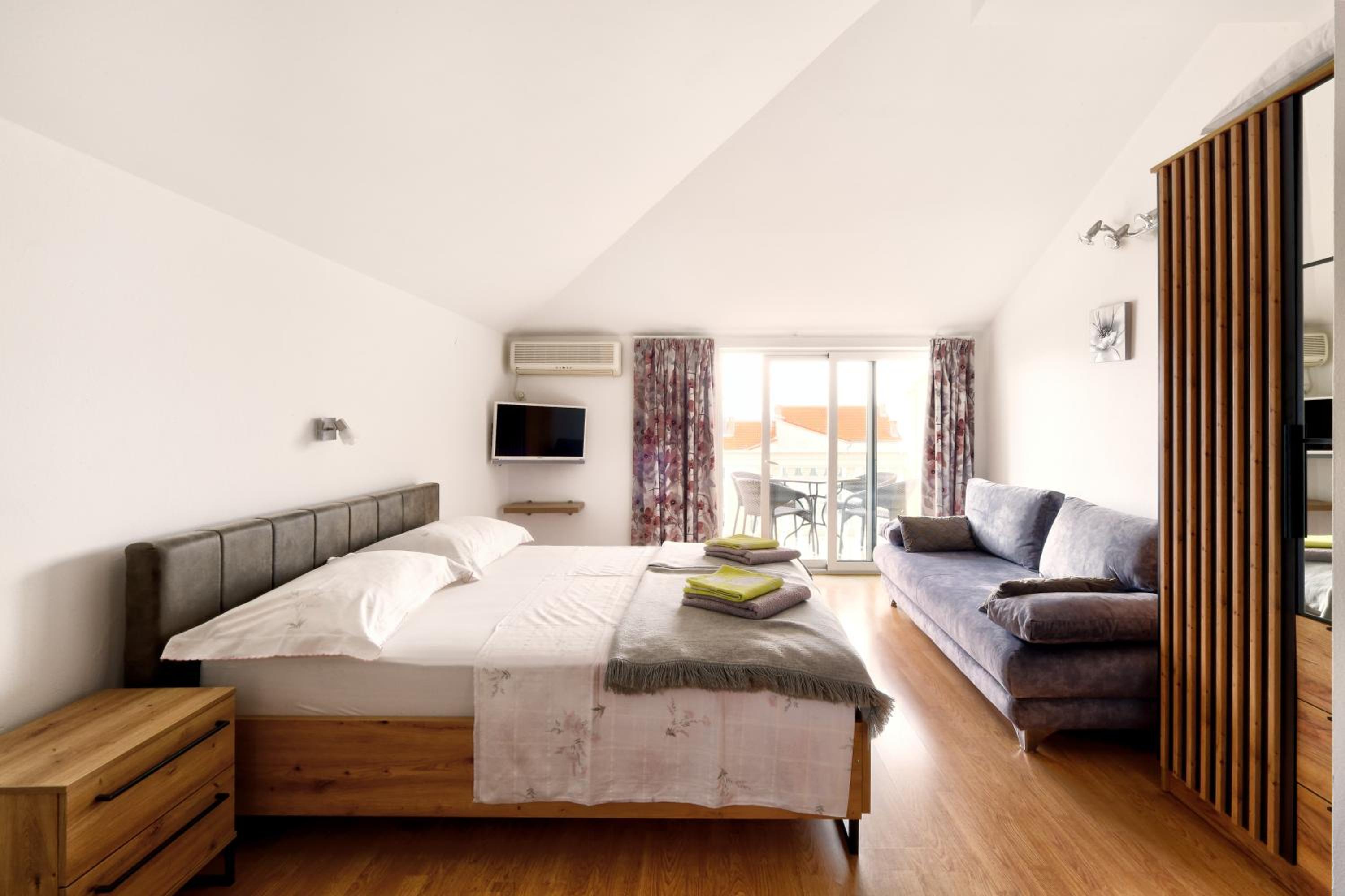 MAX Apartments
