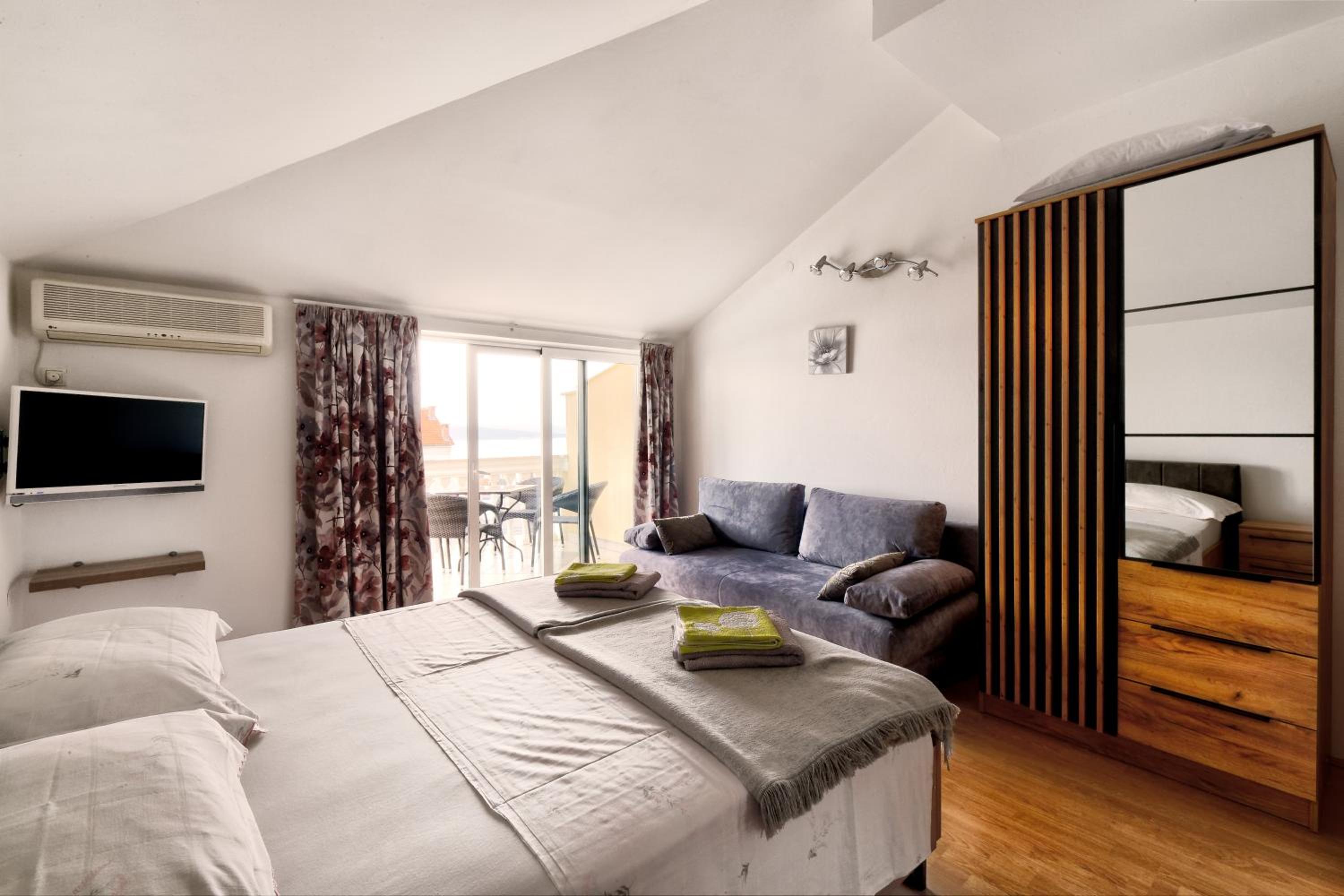 MAX Apartments