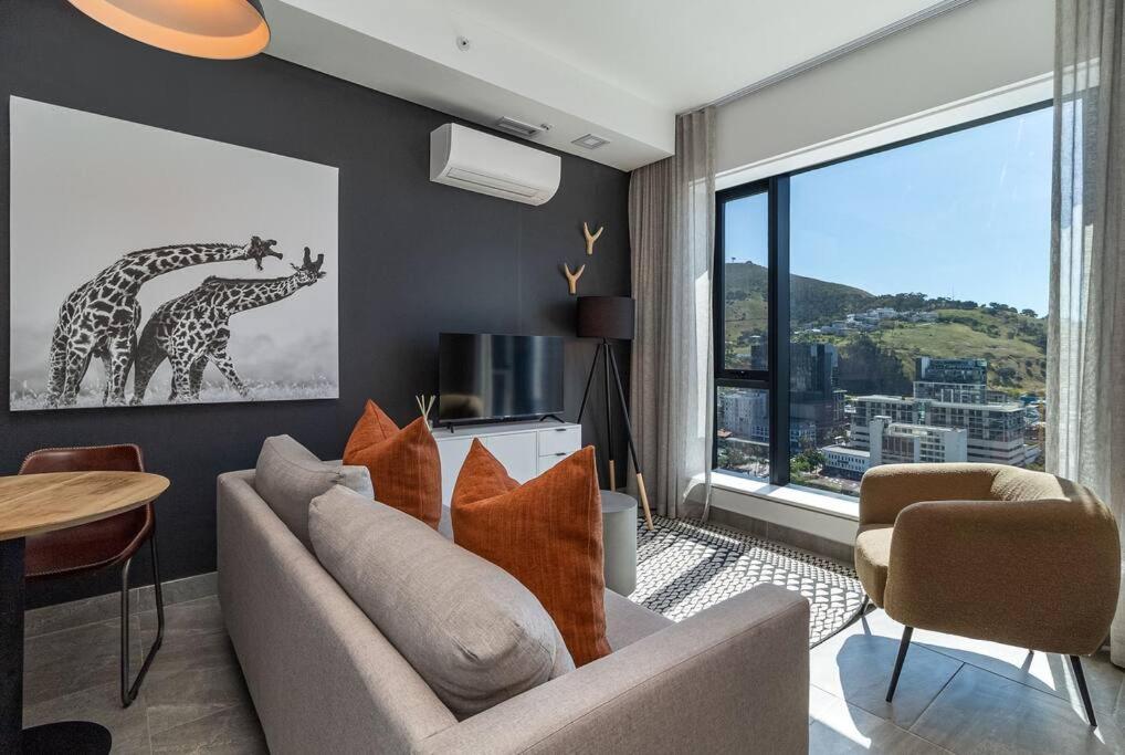 Cape Town 1 Bedroom Haven with perfect views.