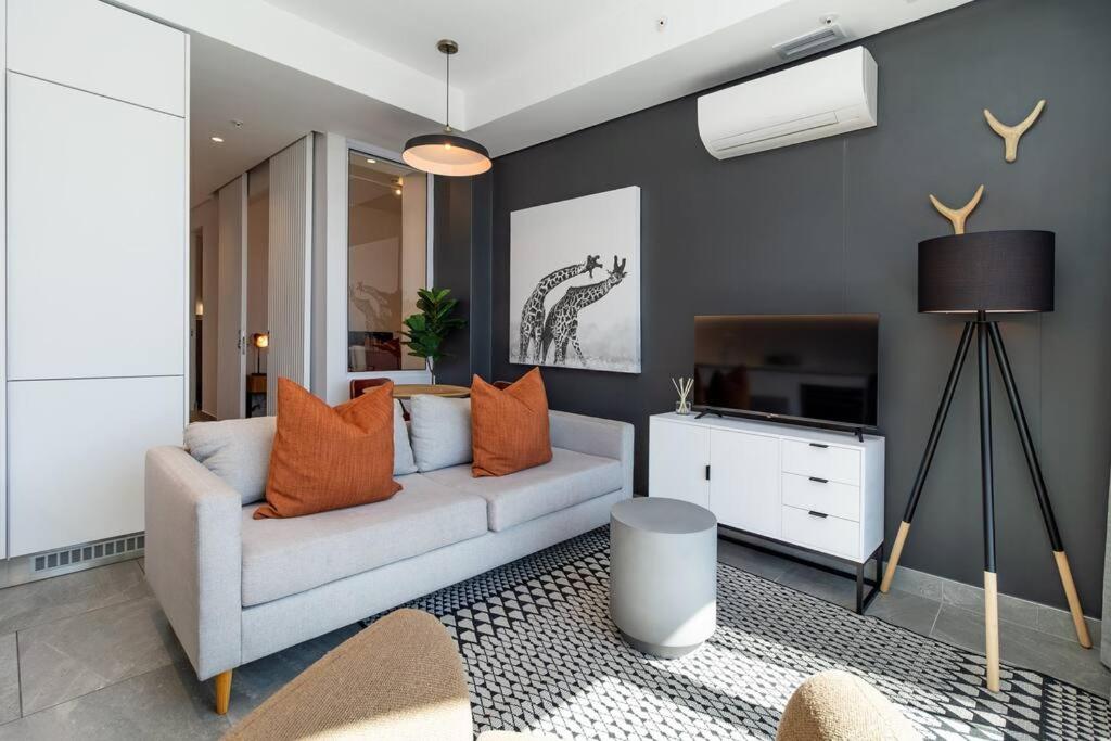 Cape Town 1 Bedroom Haven with perfect views.