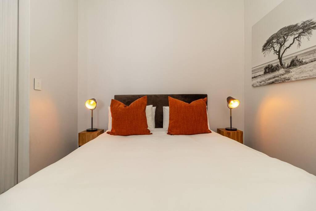 Cape Town 1 Bedroom Haven with perfect views.