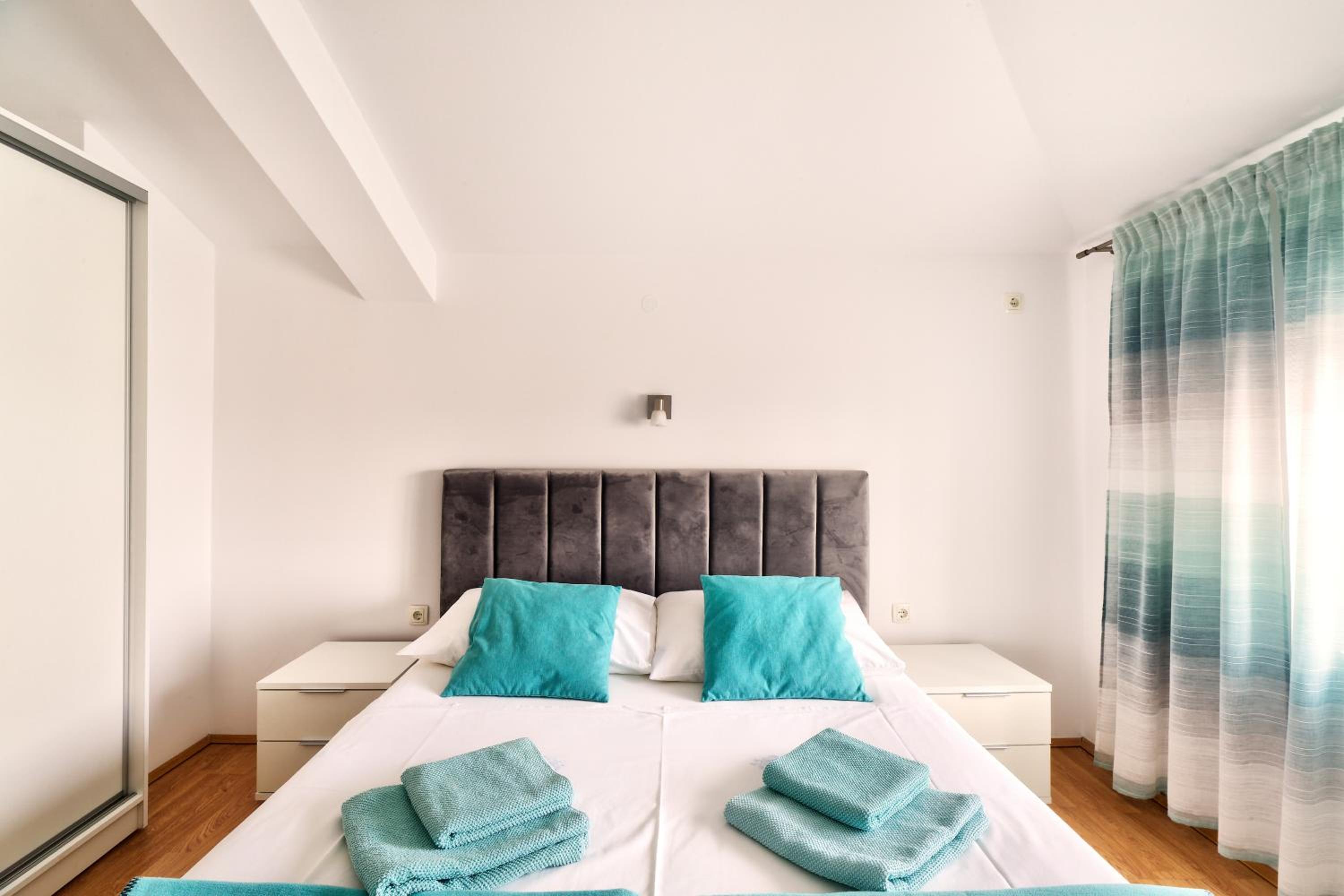 MAX Apartments