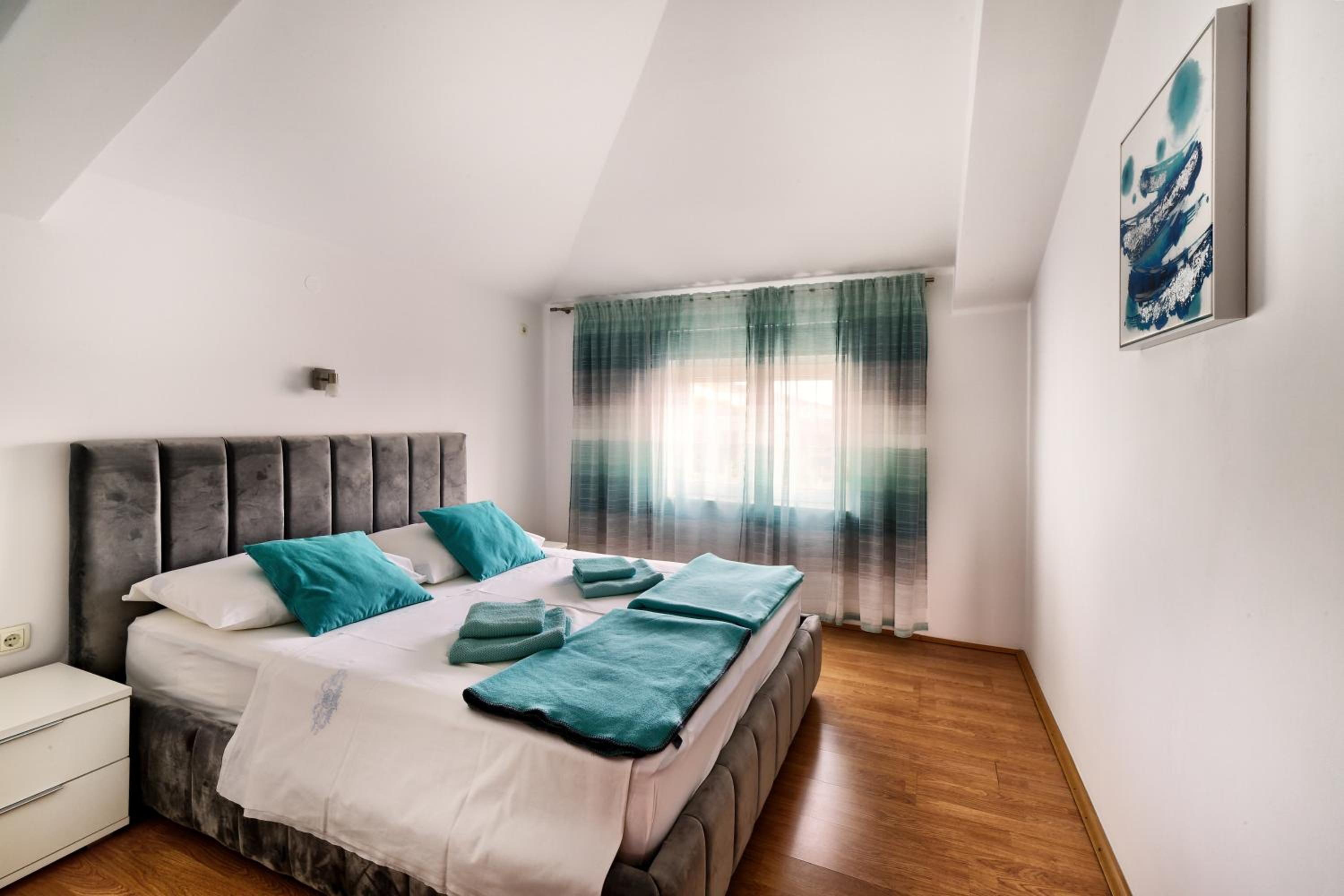 MAX Apartments