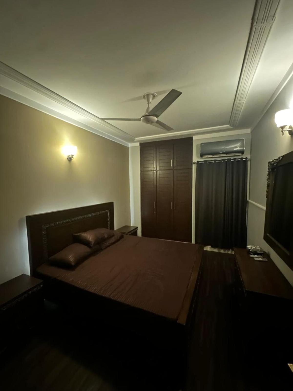 Lux 2 Bed Apt-Near Airport view 4