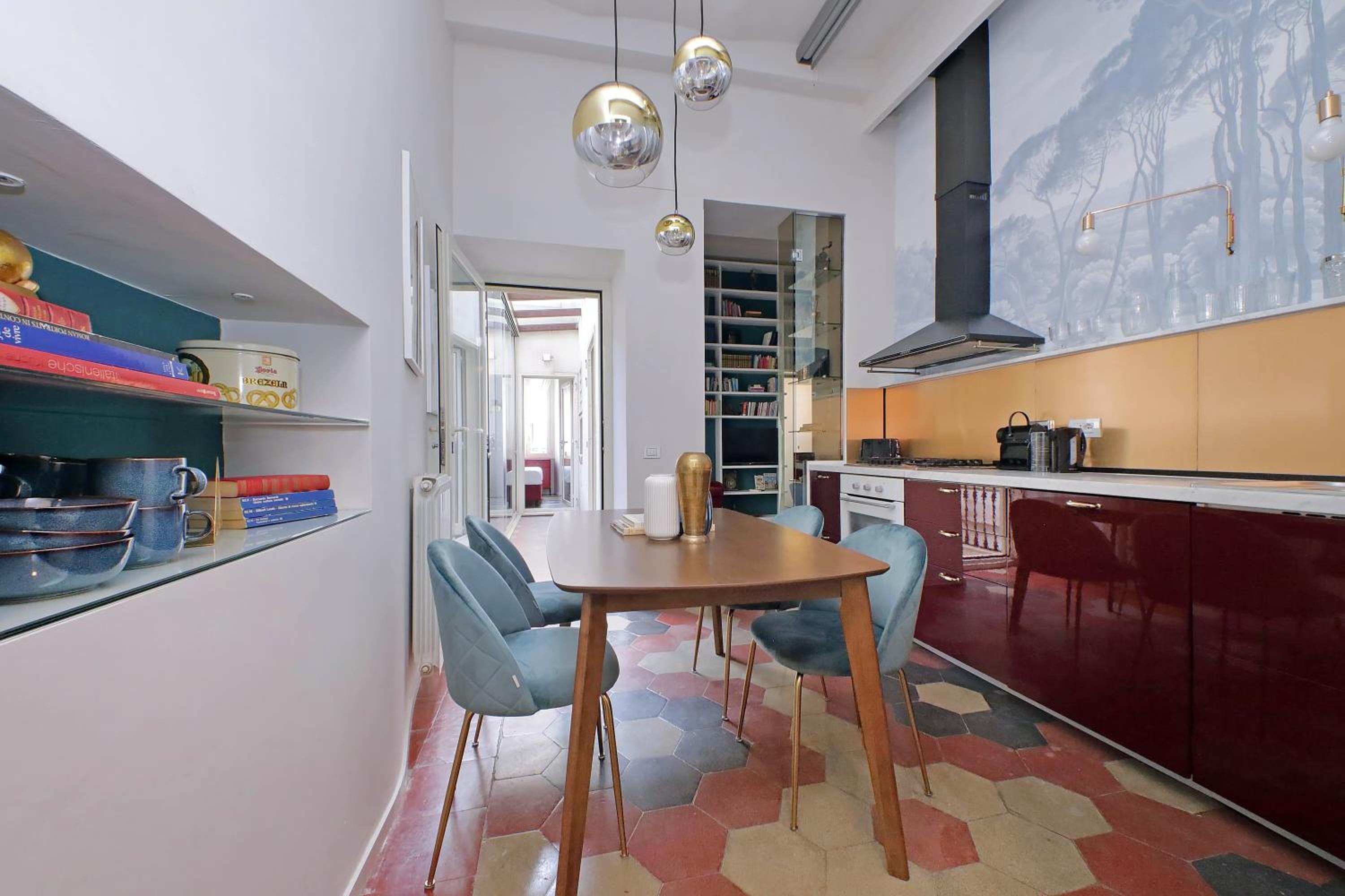 YCH-Colosseo book house