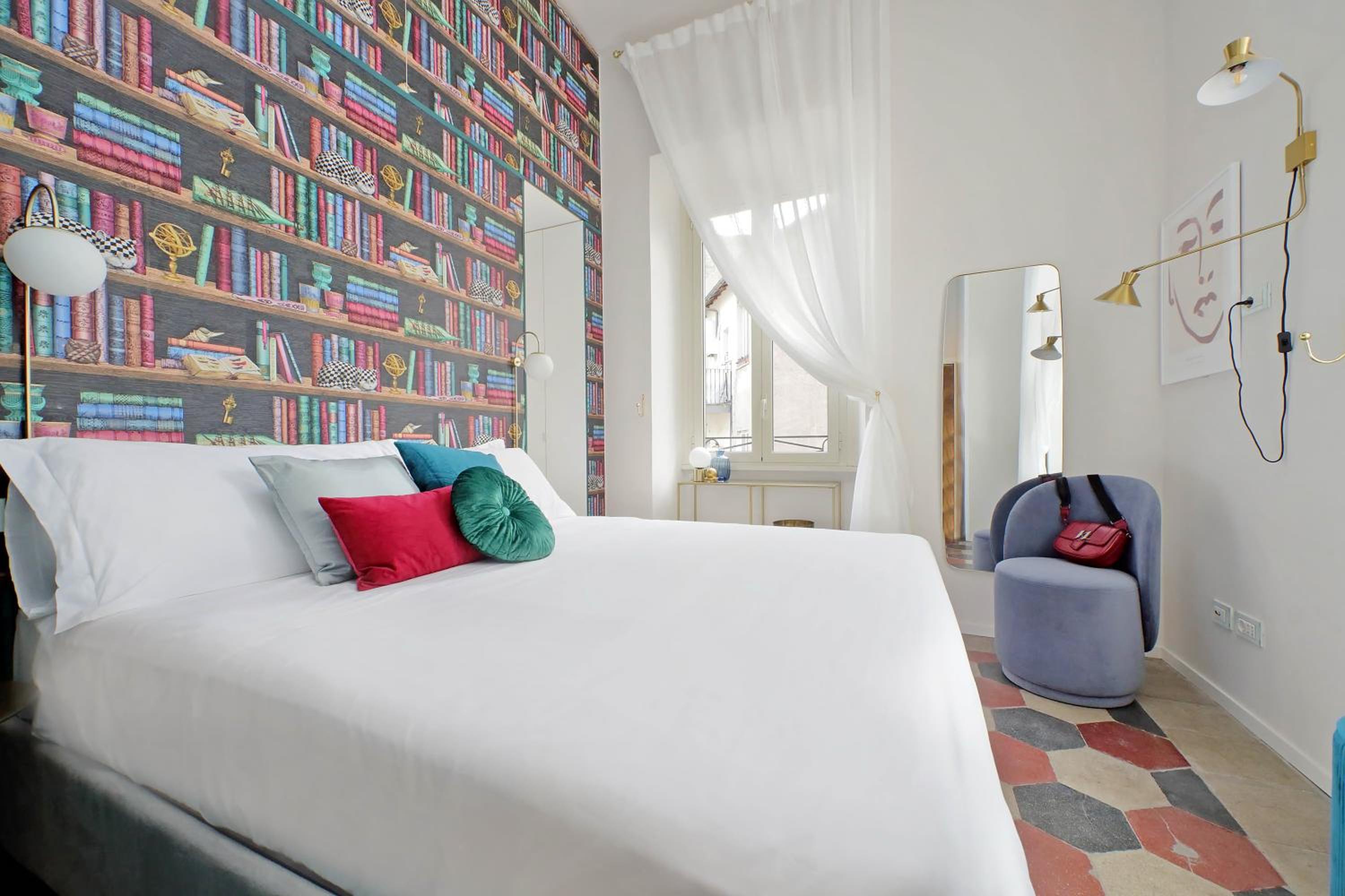 YCH-Colosseo book house