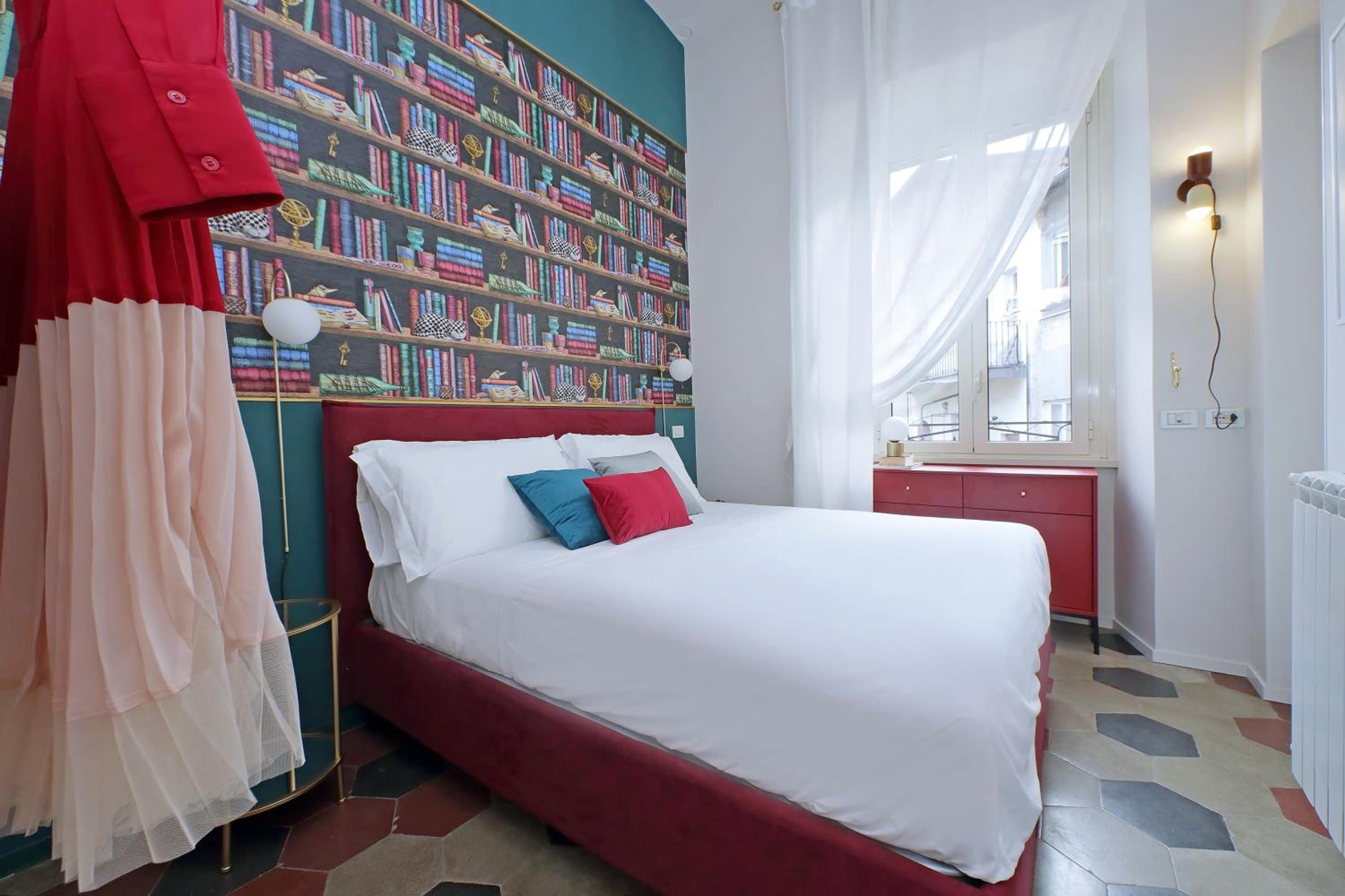 YCH-Colosseo book house