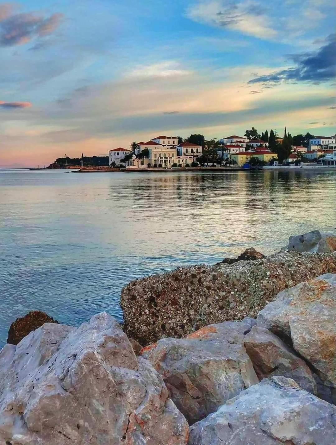 GDE Spetses 3BR house view 5