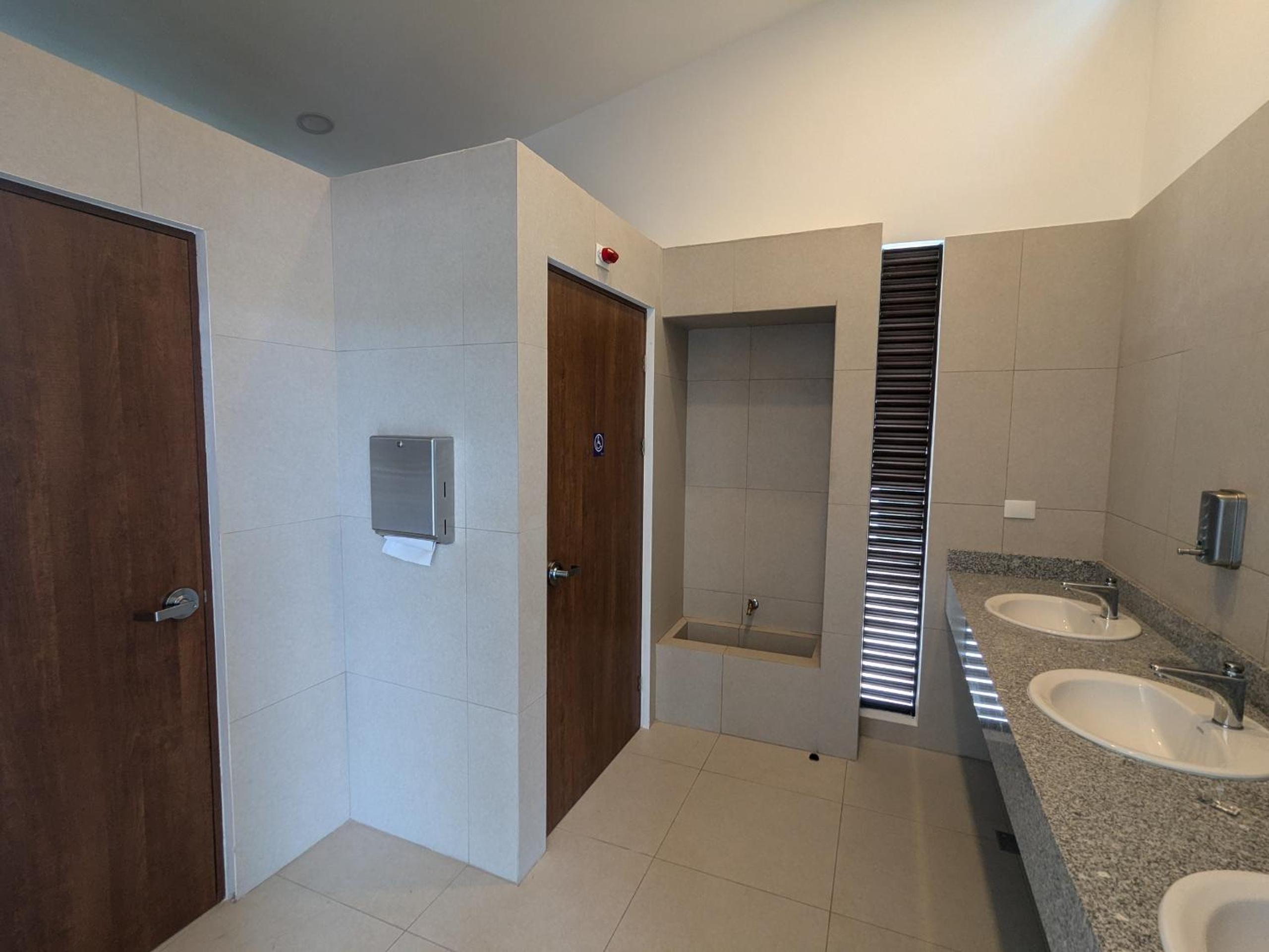 Jaco Beach, Viva Jaco, AC, HOT water, 3 Pools, BBQ, Gym, Co-Work, Games, Ranchos