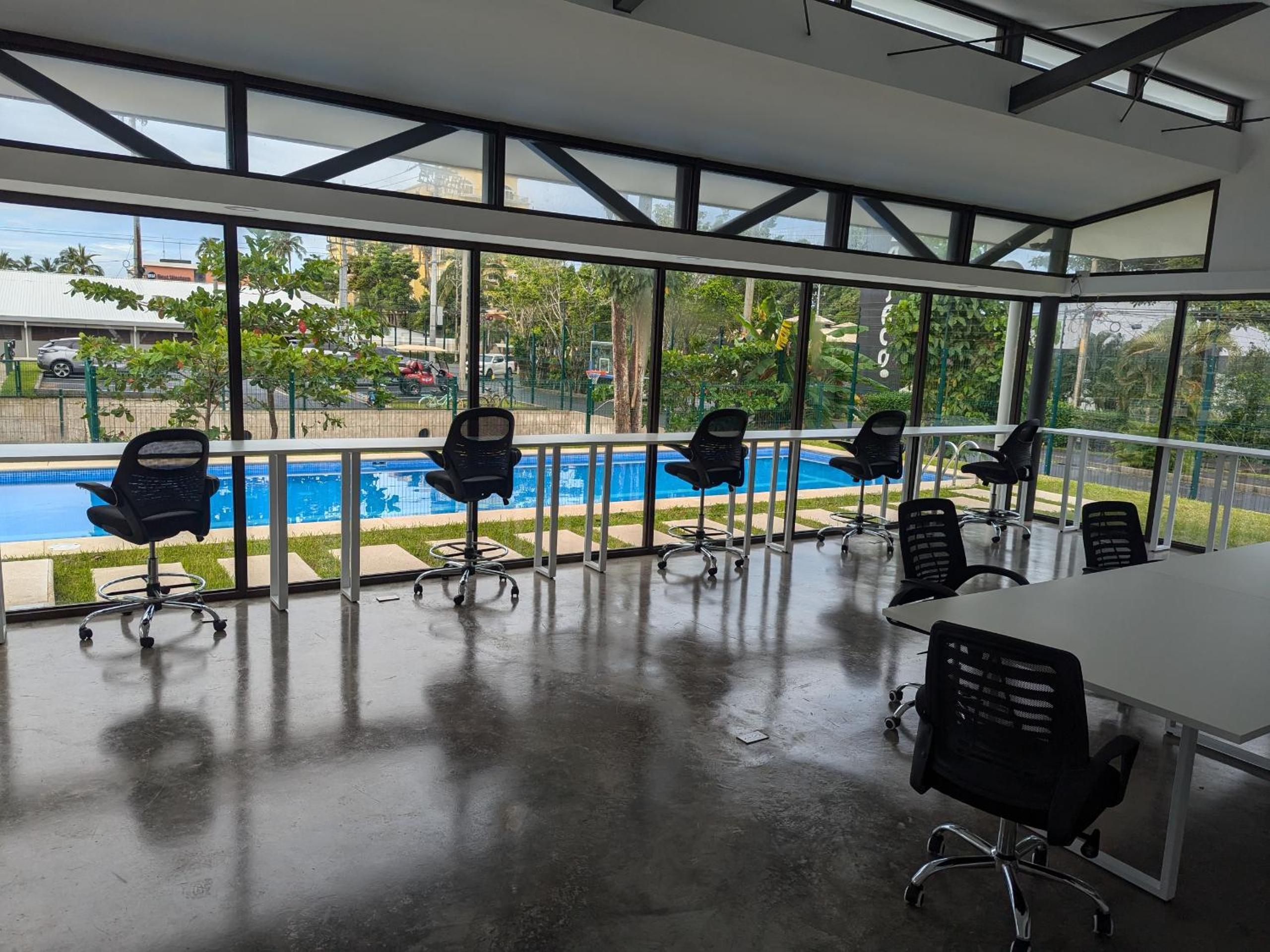 Jaco Beach, Viva Jaco, AC, HOT water, 3 Pools, BBQ, Gym, Co-Work, Games, Ranchos