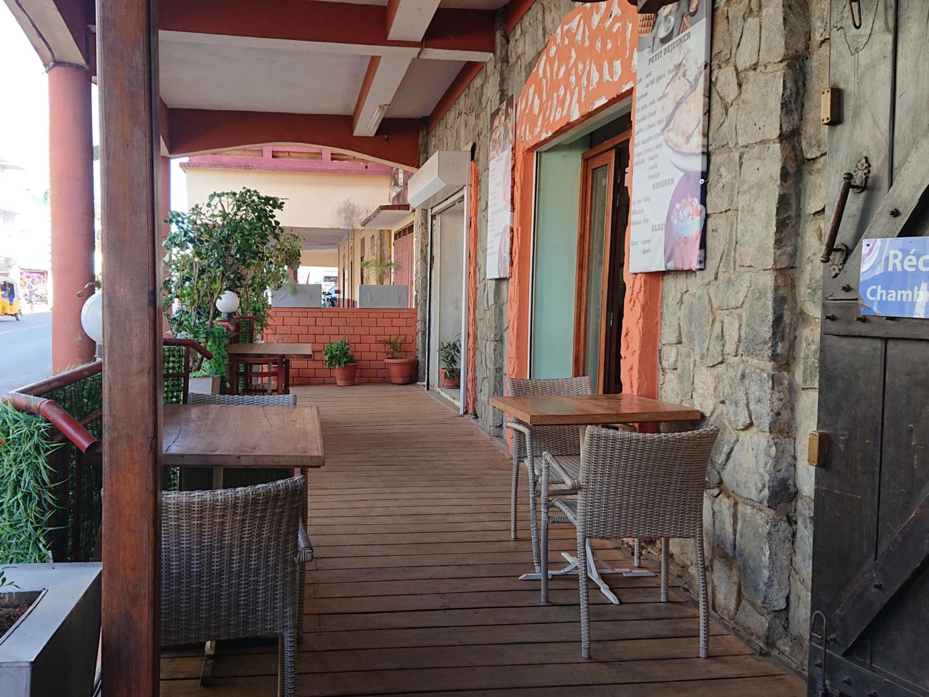 Central Hôtel view 3