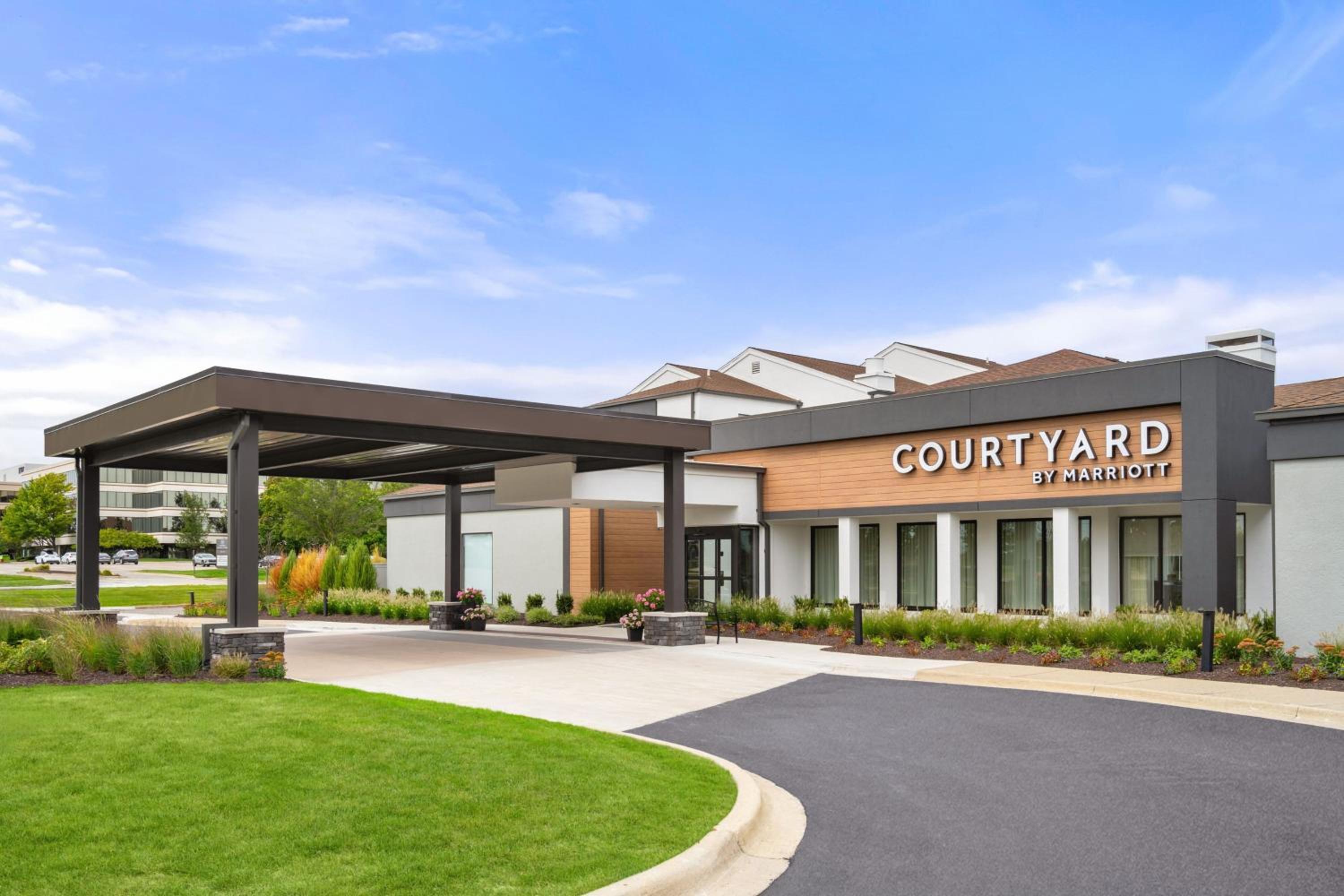 Hotel Courtyard by Marriott Detroit Livonia - Image 1