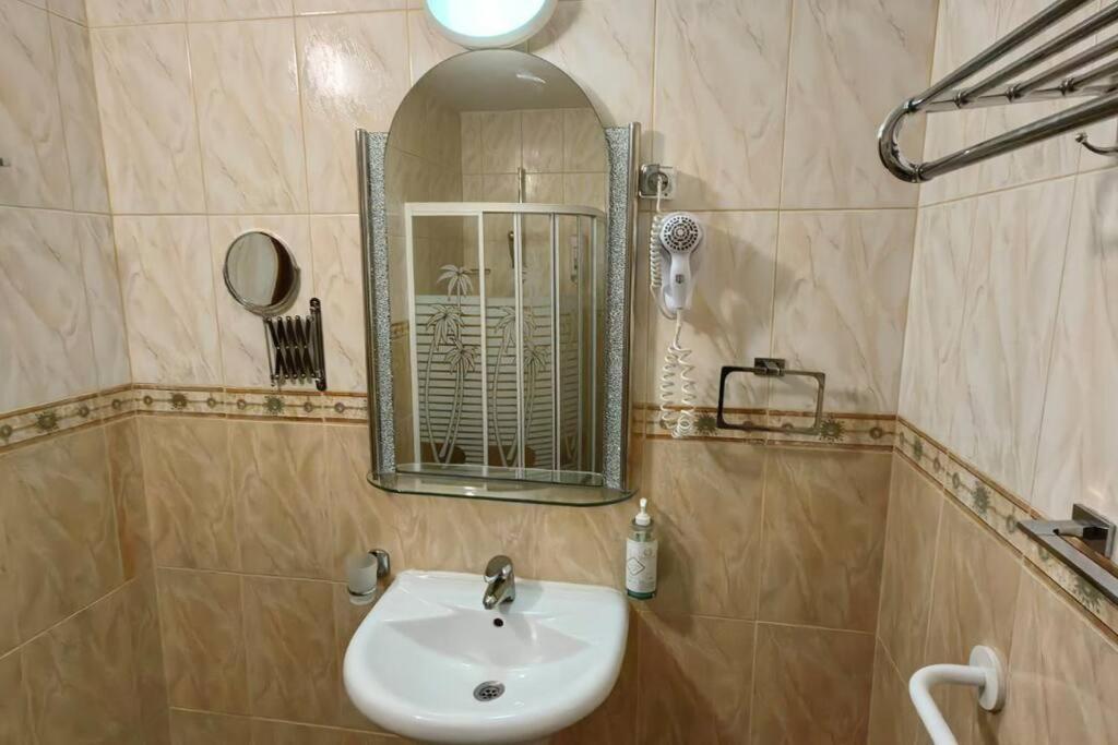 Two Bedroom Flat near Gondola