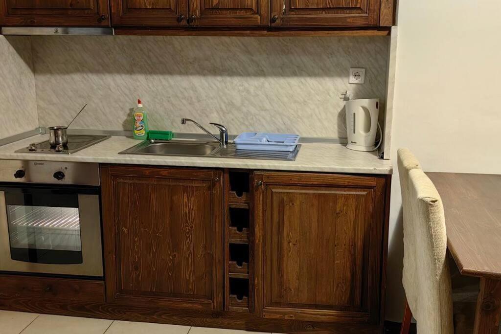 Two Bedroom Flat near Gondola