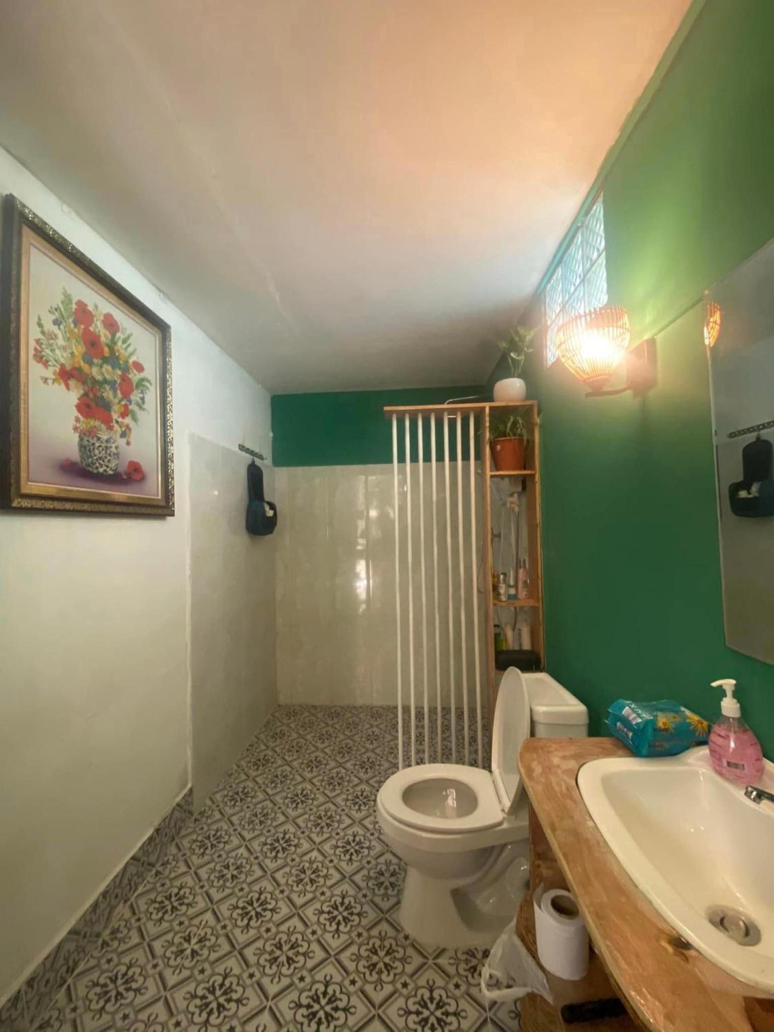 Homestay Yellow Natural House