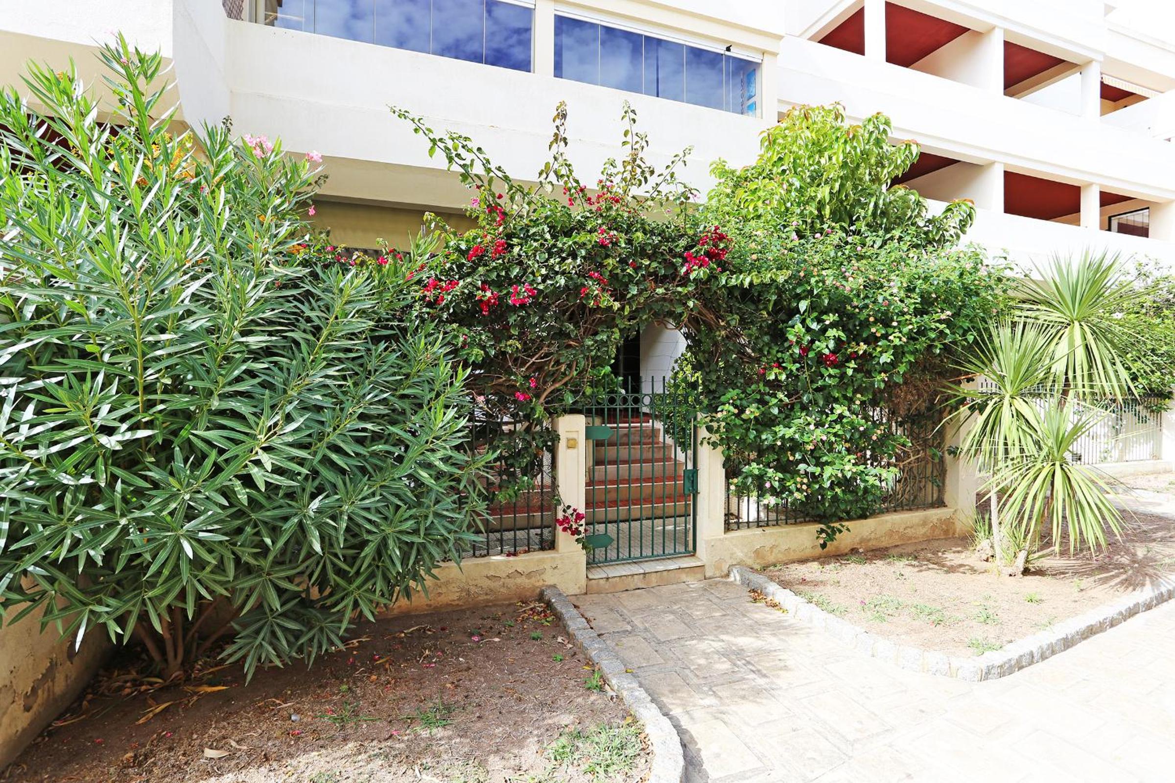 B92 - Sol Nascente 2 Bed Apartment in Lagos view 2