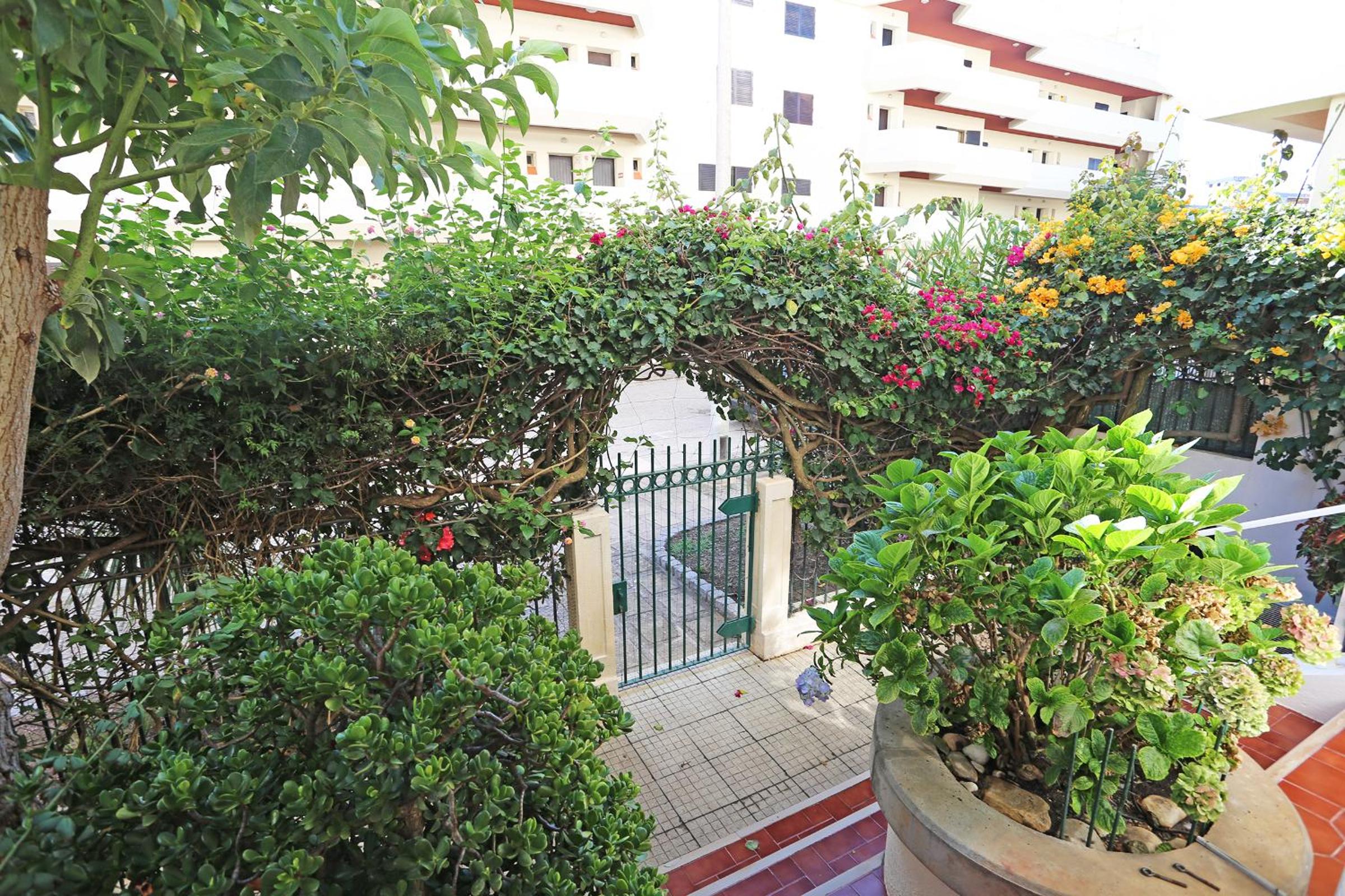 B92 - Sol Nascente 2 Bed Apartment in Lagos view 3