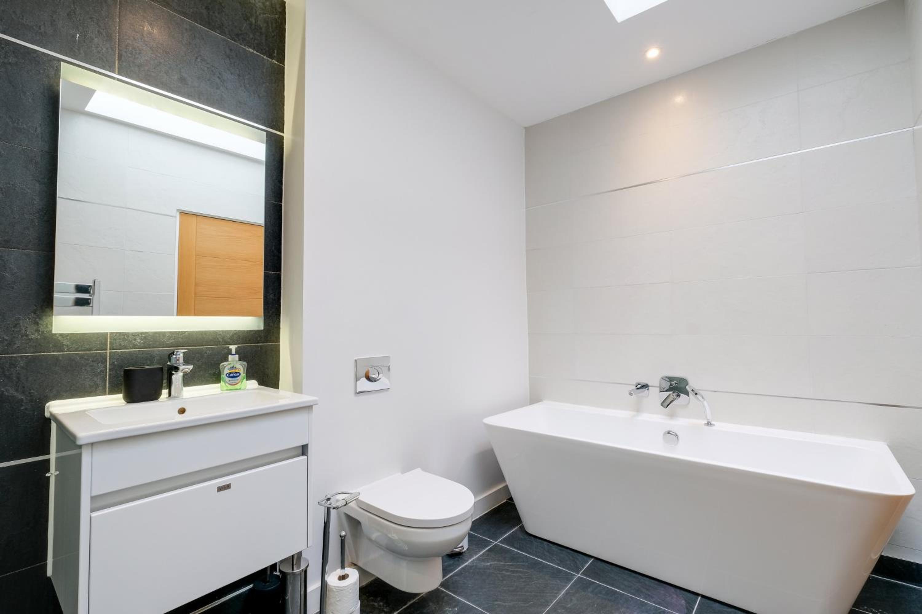 The Concord Modern 2 Bedroom Apartment