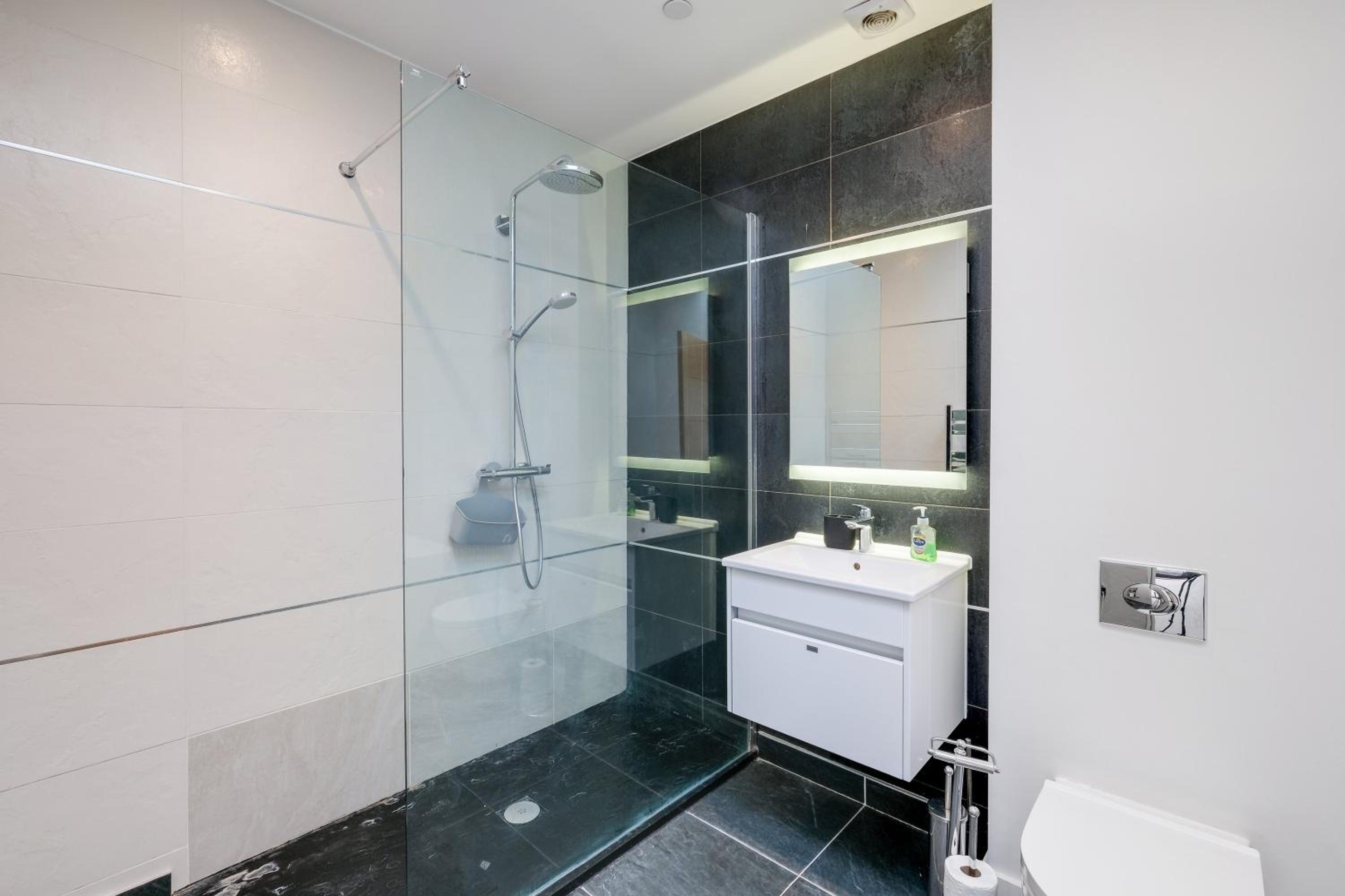 The Concord Modern 2 Bedroom Apartment