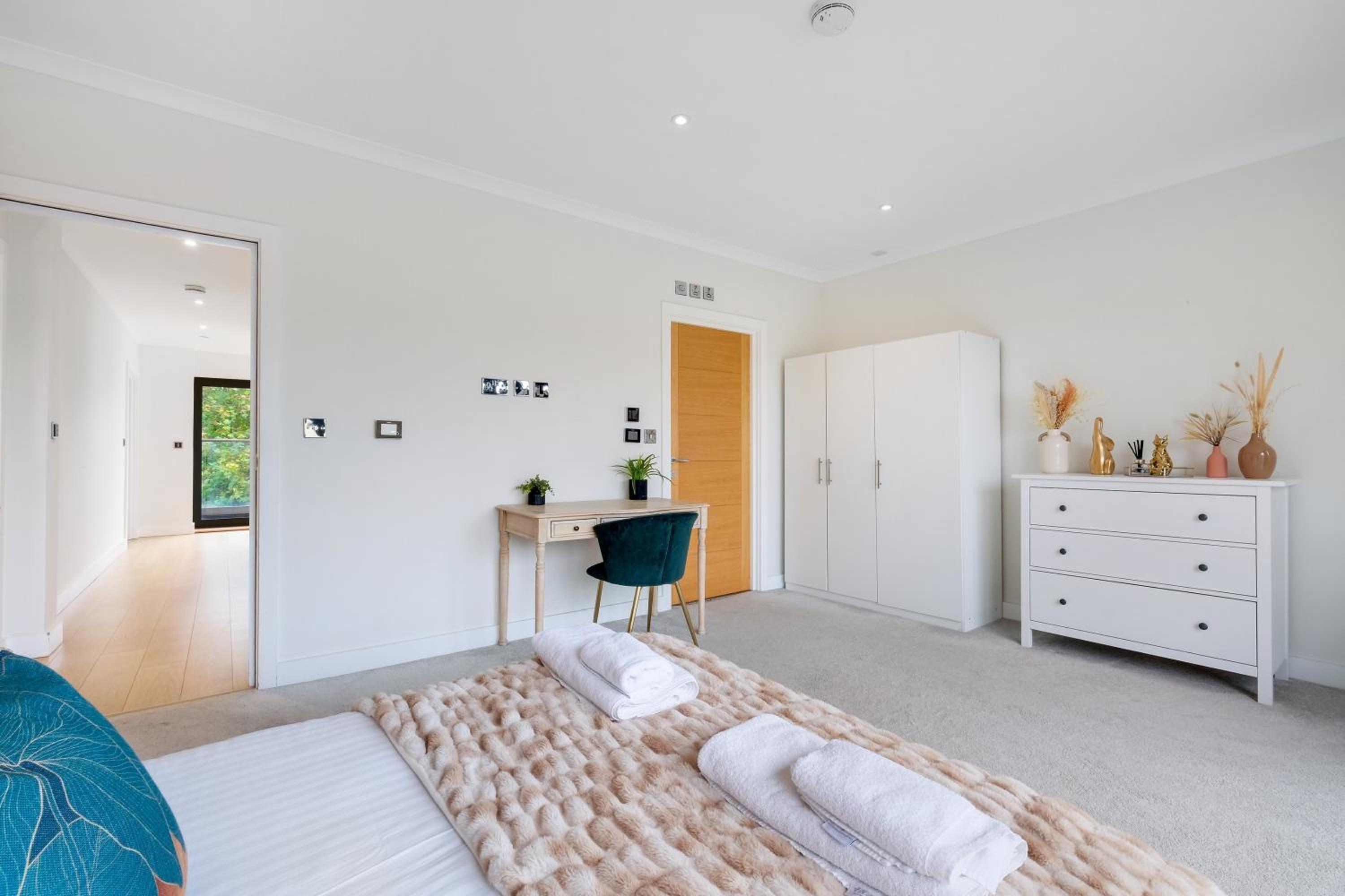 The Concord Modern 2 Bedroom Apartment