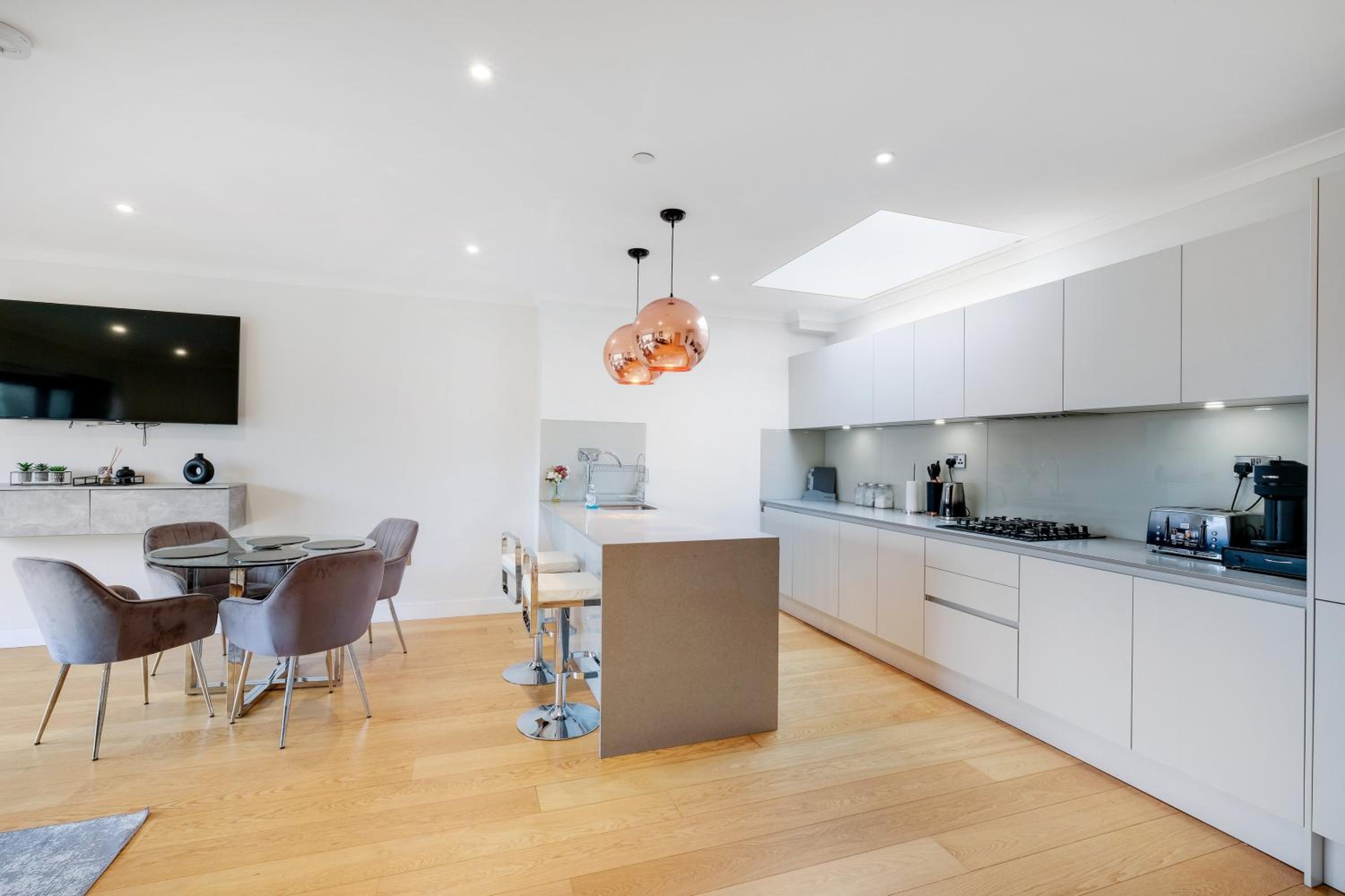 The Concord Modern 2 Bedroom Apartment
