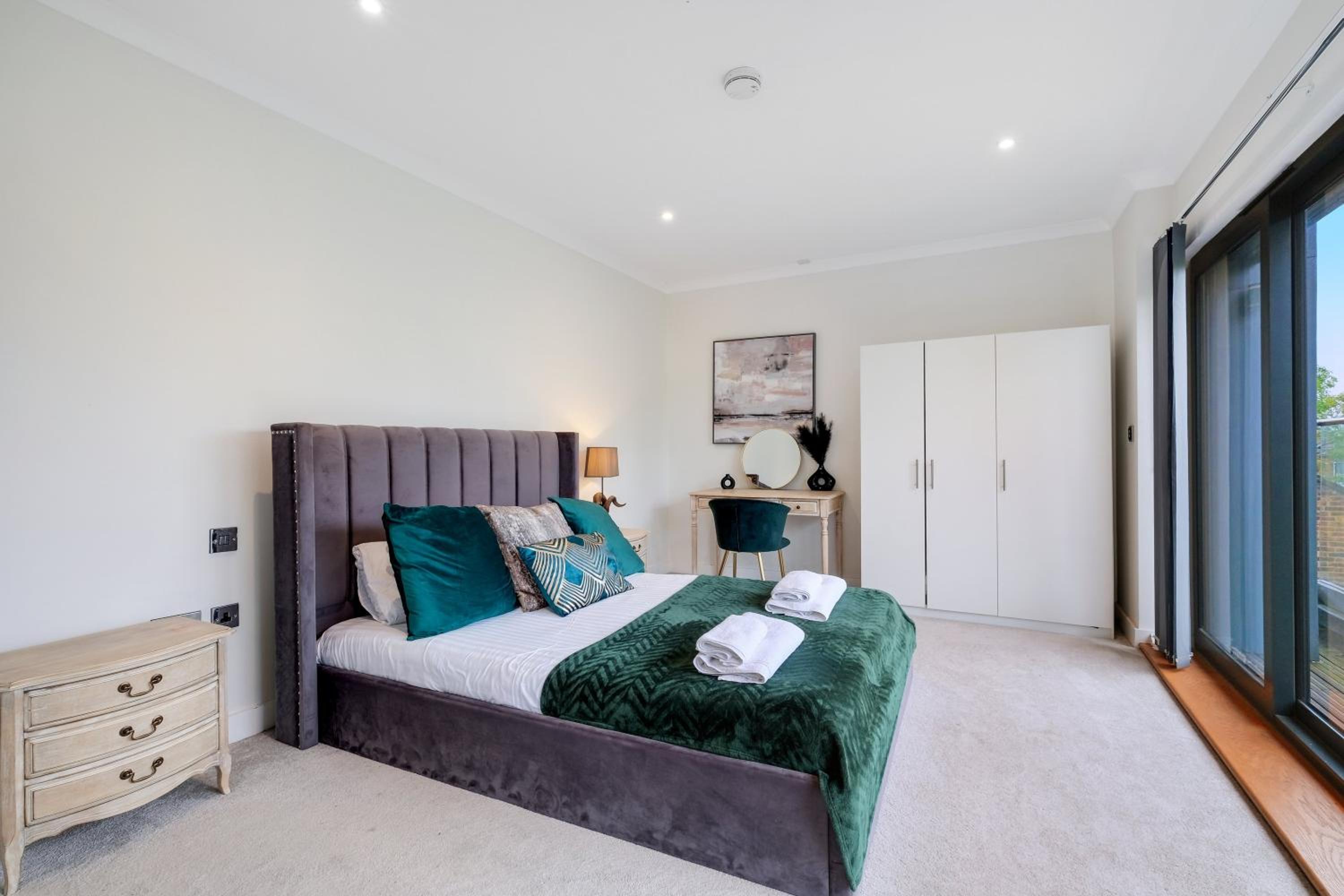 The Concord Modern 2 Bedroom Apartment