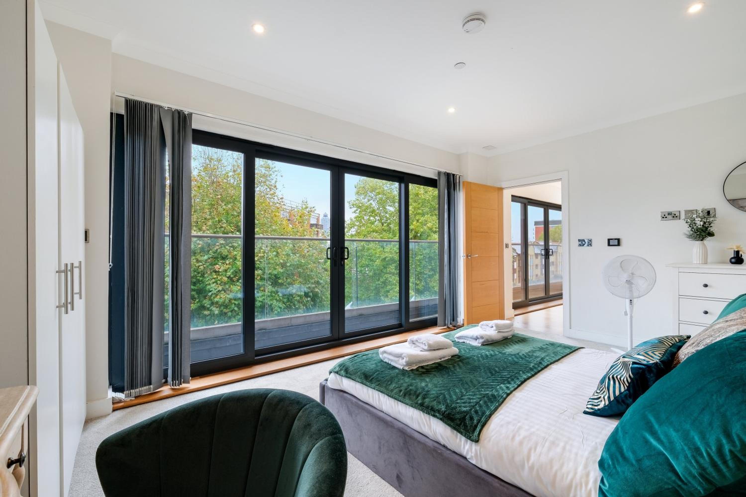 The Concord Modern 2 Bedroom Apartment