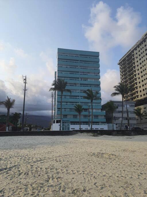 Refúgio na PG Apto Pé na Areia